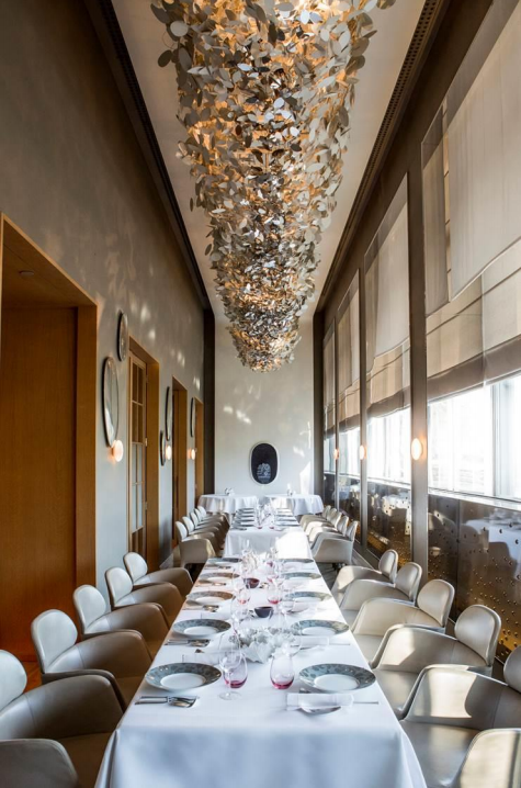 Elegant dining space at Salon Park Lane, ideal for upscale events and meetings.