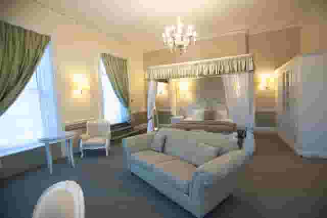Manor Suite