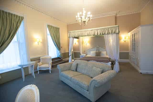 Manor Suite