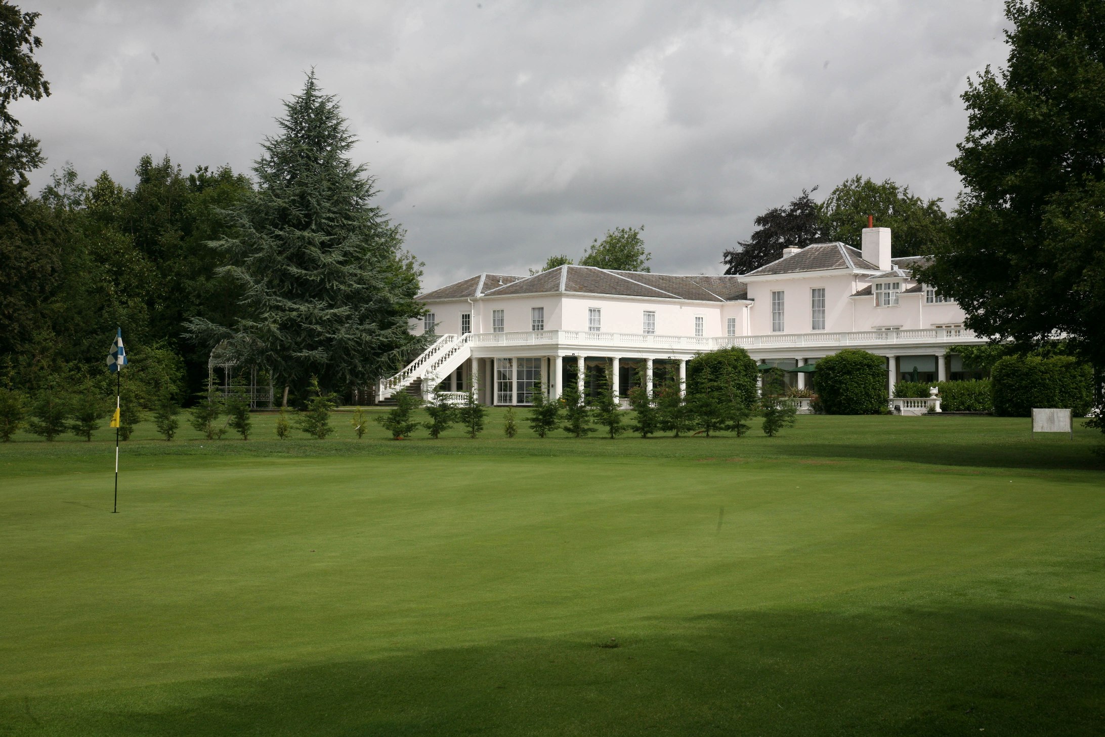 Manor of Groves Hotel, Golf & Country Club - image 1