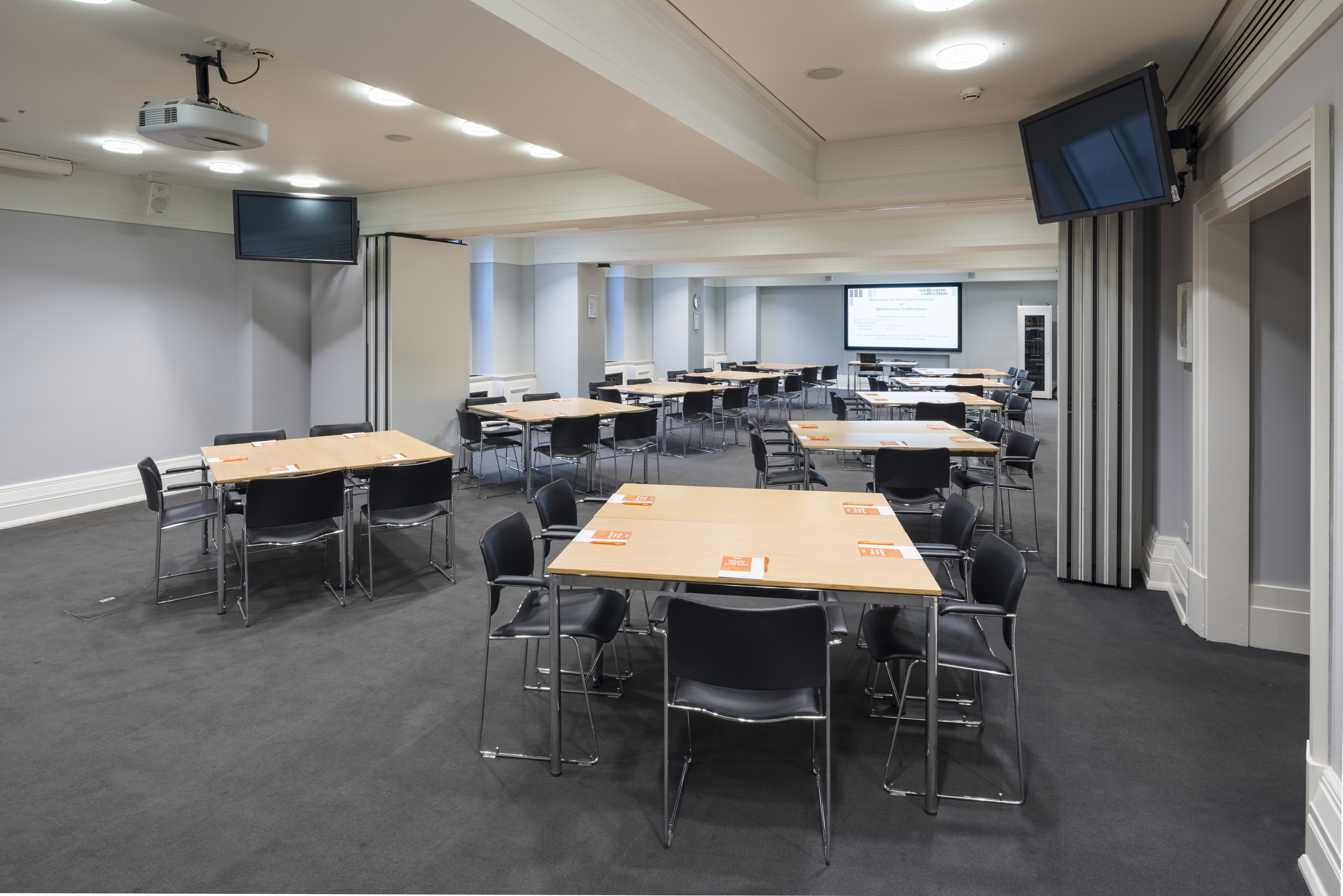 Franks & Steel Room: flexible meeting space with ample lighting for workshops and presentations.
