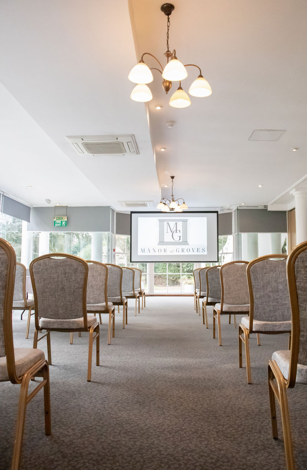 Colonnade Suite at Manor of Groves: elegant meeting space for corporate events.