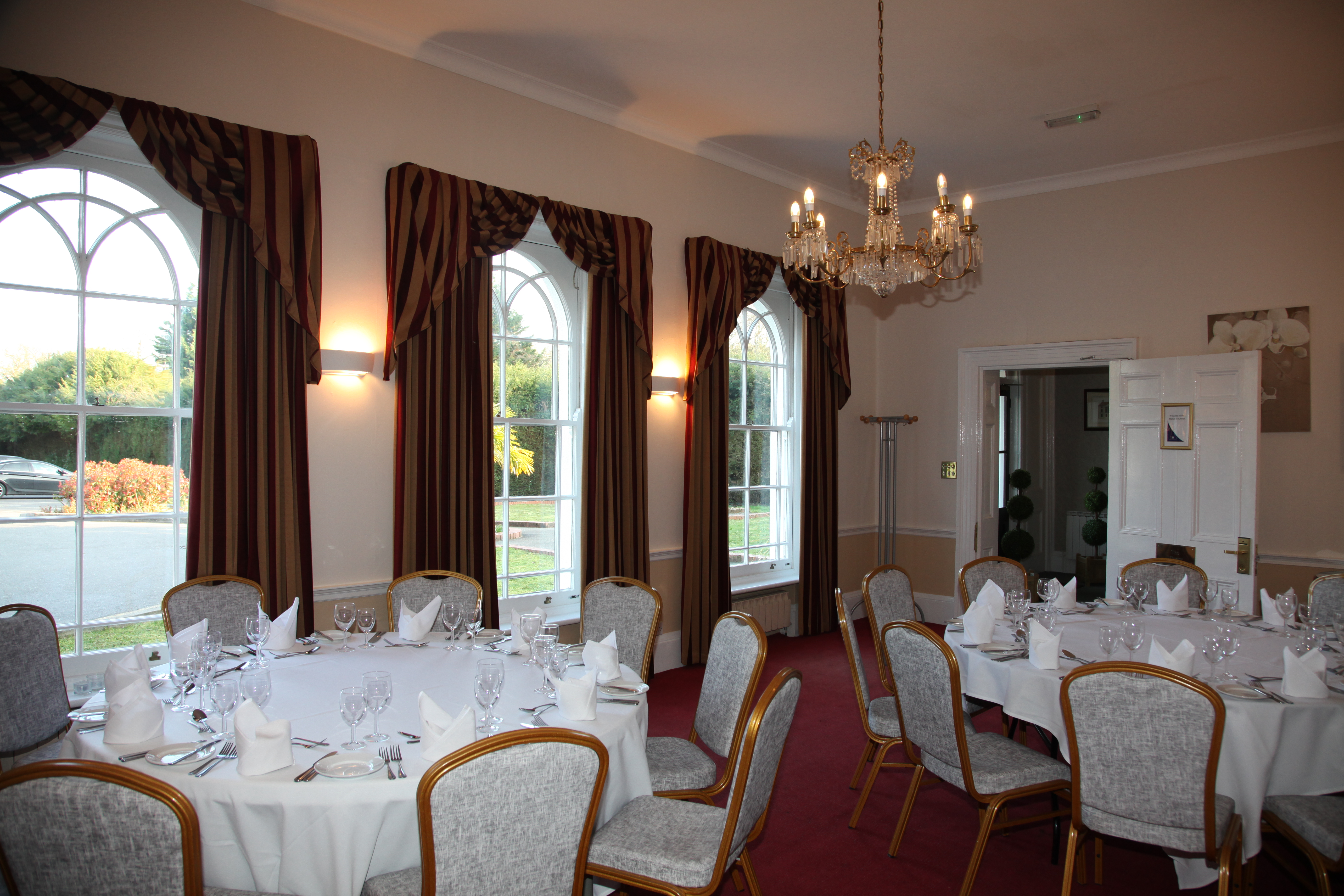 Library Room - rmtni44gzoa.JPG