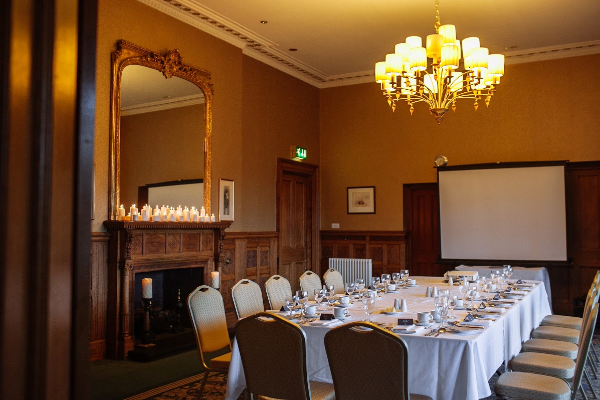 Dickinson Suite at Shendish Manor: elegant meeting room for intimate gatherings and presentations.