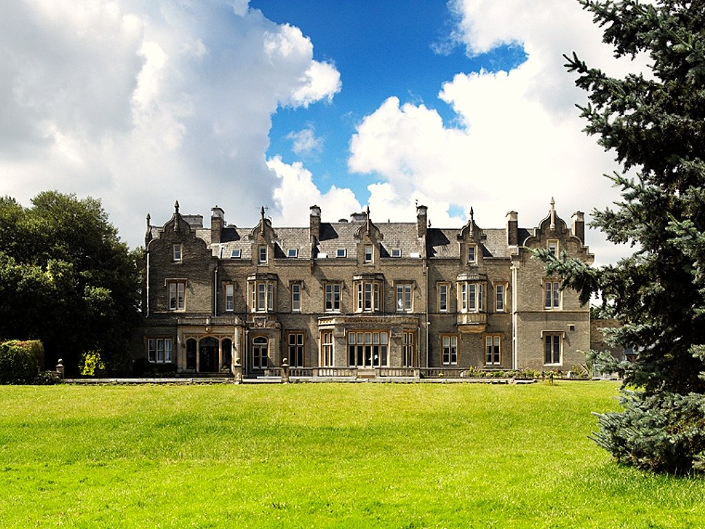 Longman Suite at Shendish Manor Hotel, elegant mansion for weddings and corporate events.