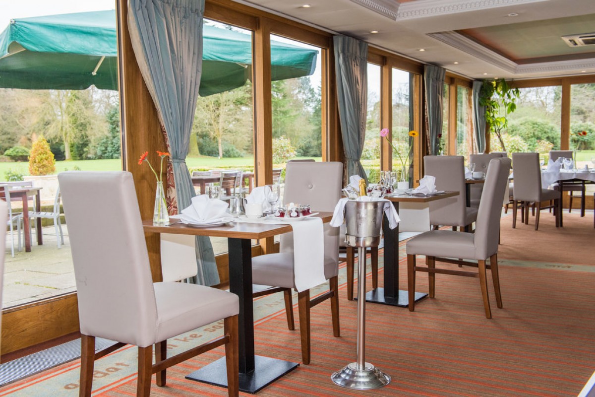 Longman Suite - 4doj0l3aoyz.jpg