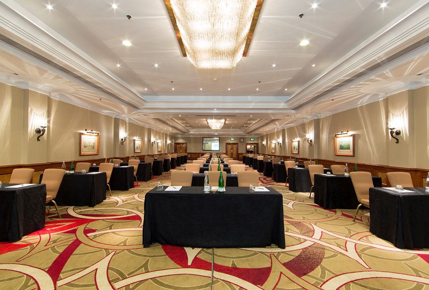 Hyde Park meeting room with black tablecloths, ideal for workshops and conferences.