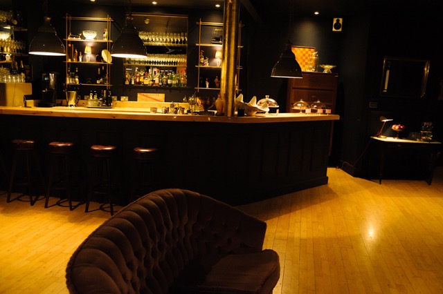 the bar - dmnk2vhw4lp.jpeg
