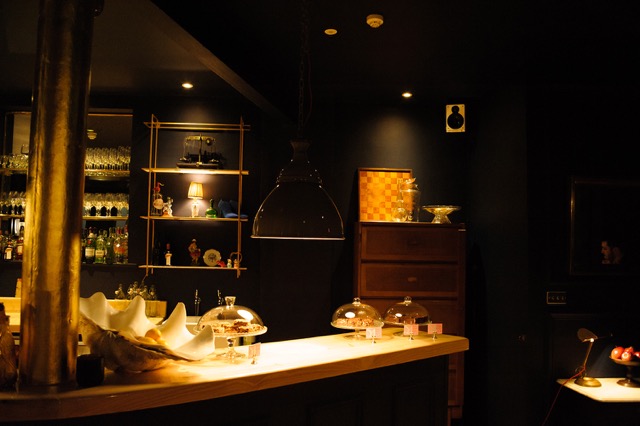 Stylish bar at FiveFourStudios, perfect for cocktail receptions and networking events.