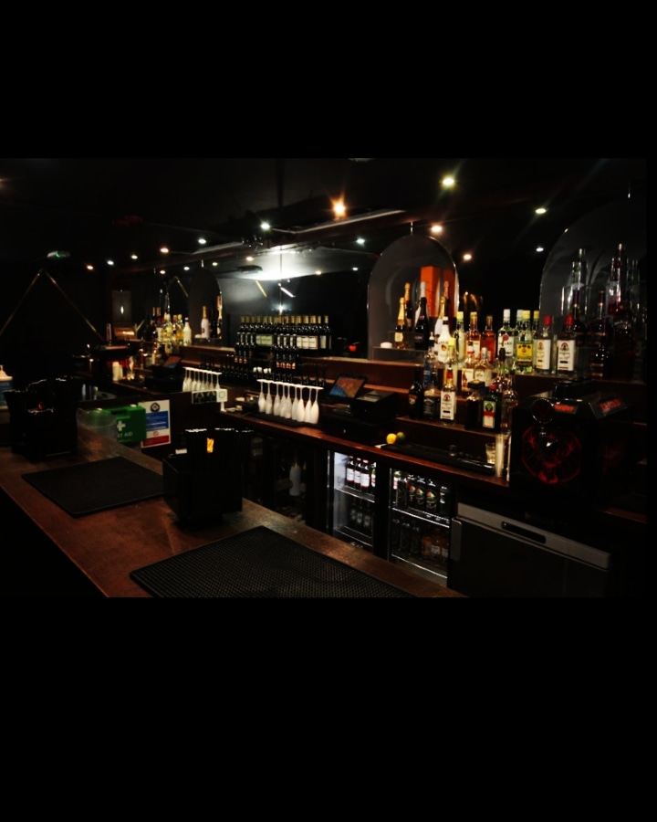 Private hire - o0taibil4fz.jpg