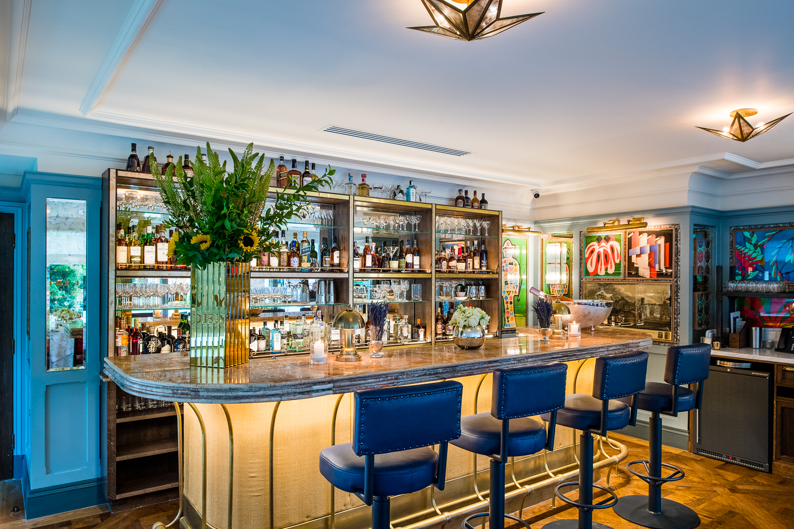 Stylish bar in The Ivy City Garden, perfect for networking events and cocktail receptions.