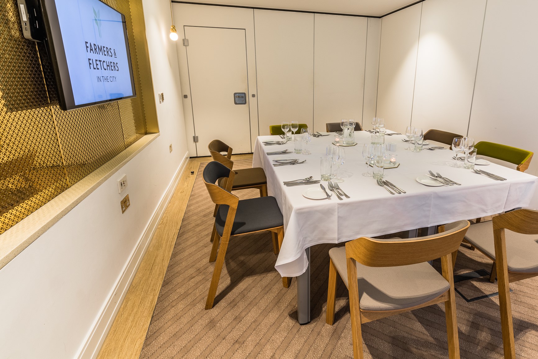 The Court Room - vpfignze24s.jpg