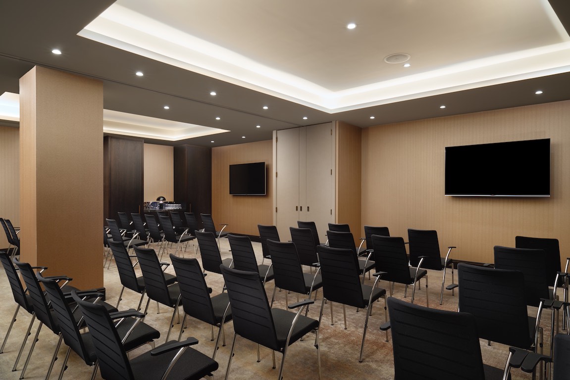 Globe Suite - waommt24wfa.jpg