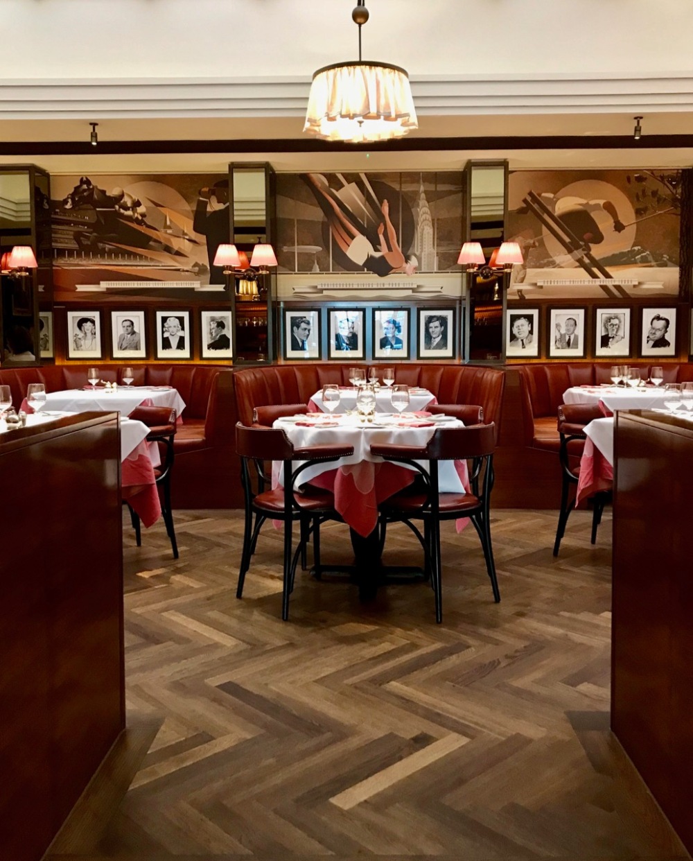 London Restaurant Reviews : The Colony ...