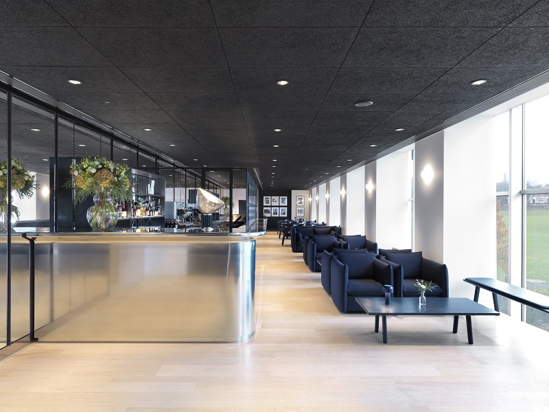 Chumsri and Luqman Lounge - tobgwxxsb5o.jpg