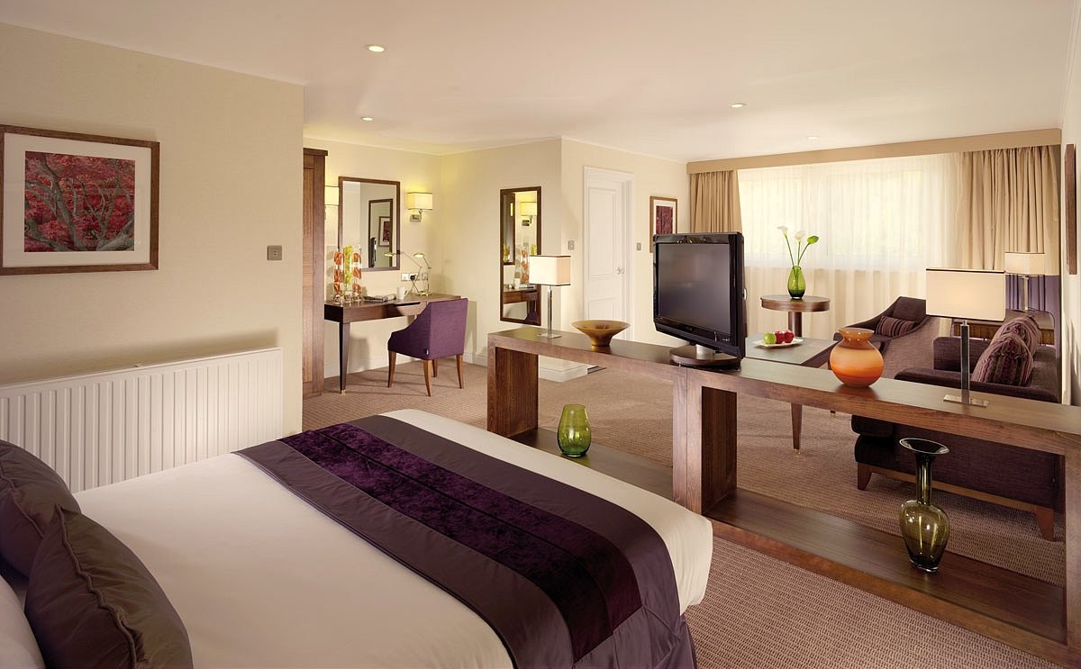 Parkland Suite at Regency Park Hotel, ideal for meetings and retreats with natural light.