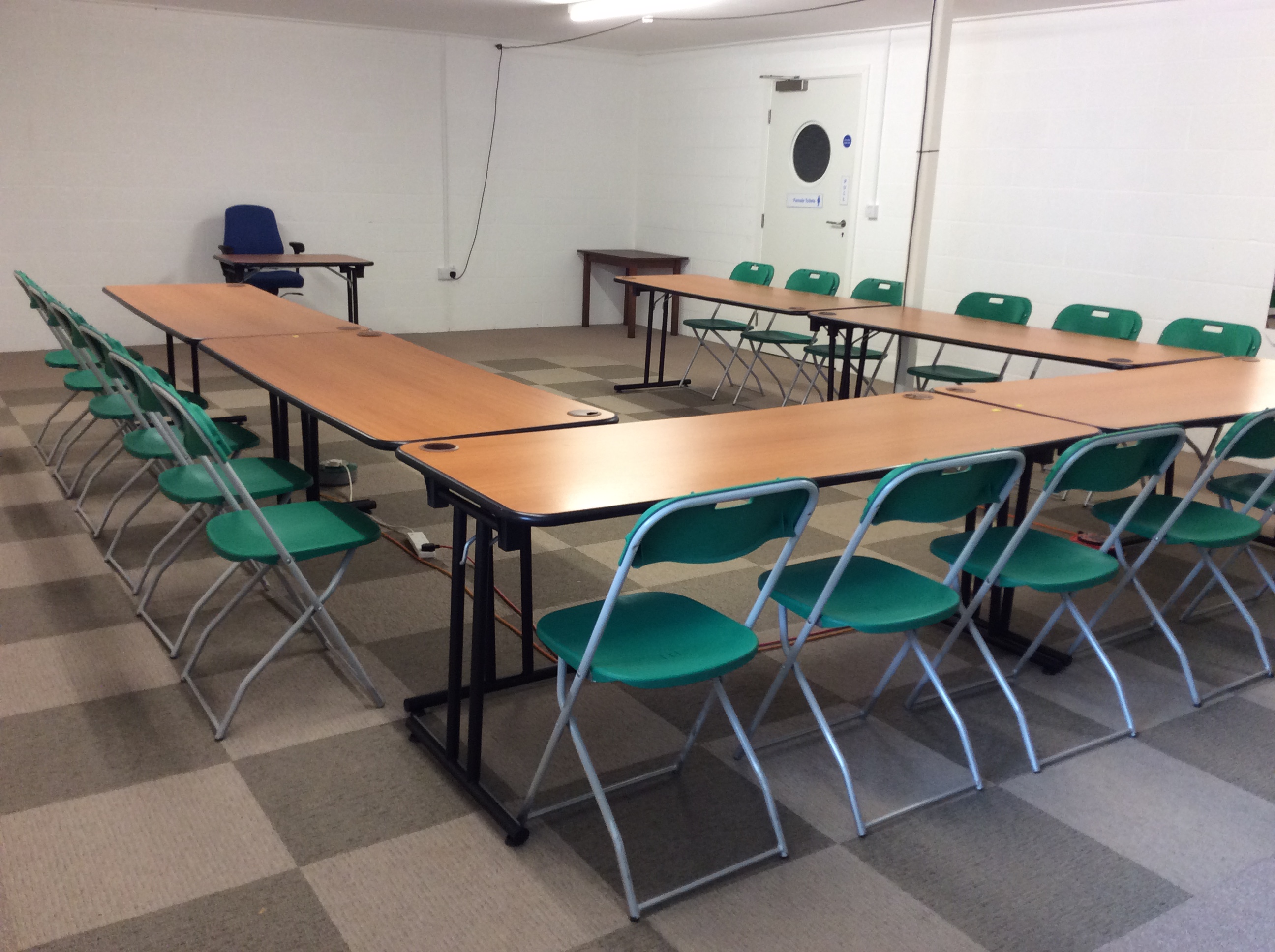 U-shape meeting room in Deanwood Barn for collaborative discussions and events.