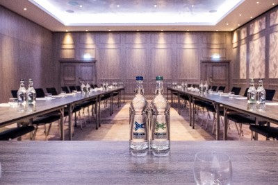 Sopwith 1 meeting room at Doubletree Kingston, modern decor for corporate events.