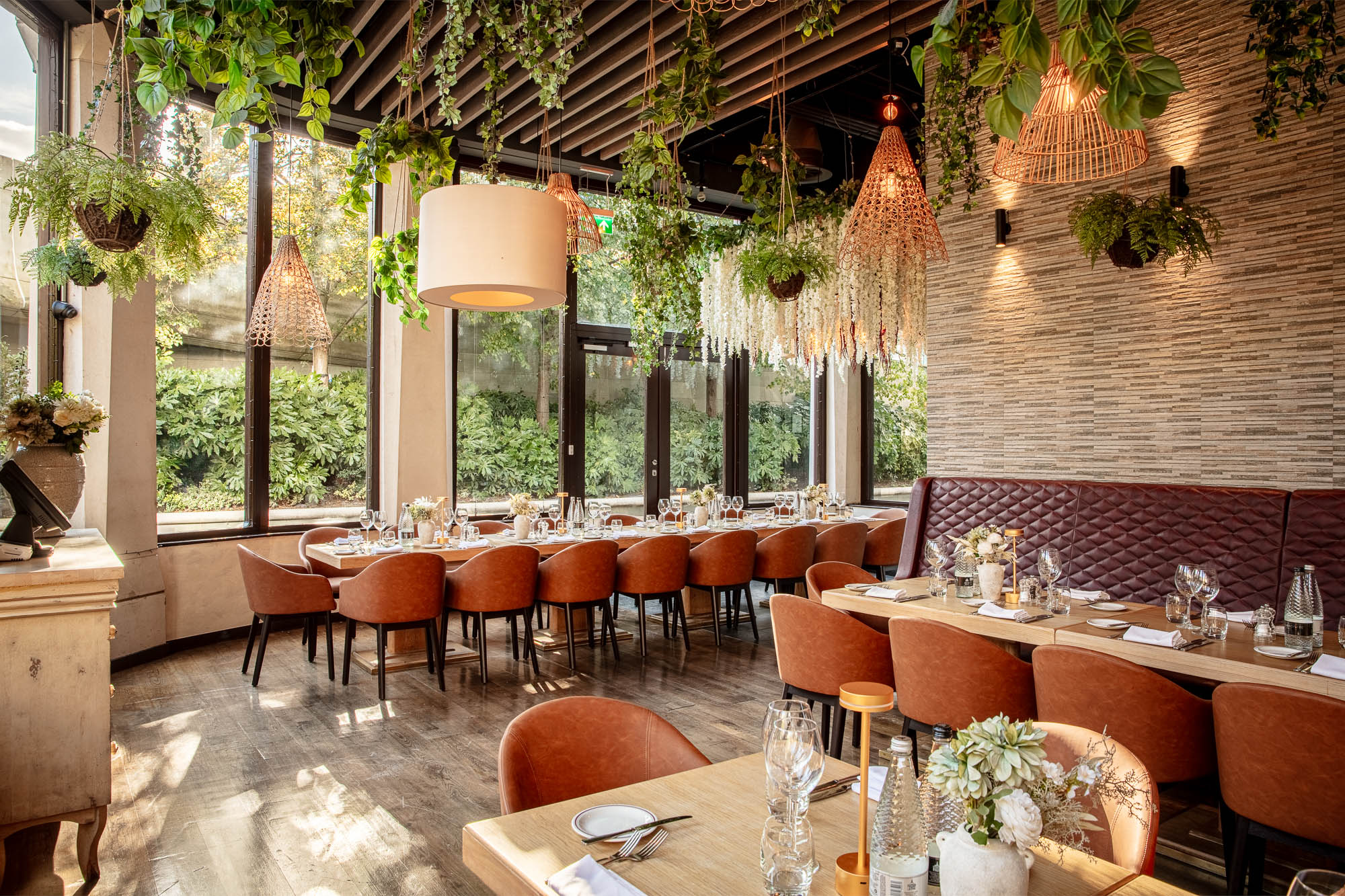 Elegant dining space at Smith's Bar & Grill for corporate events and intimate gatherings.