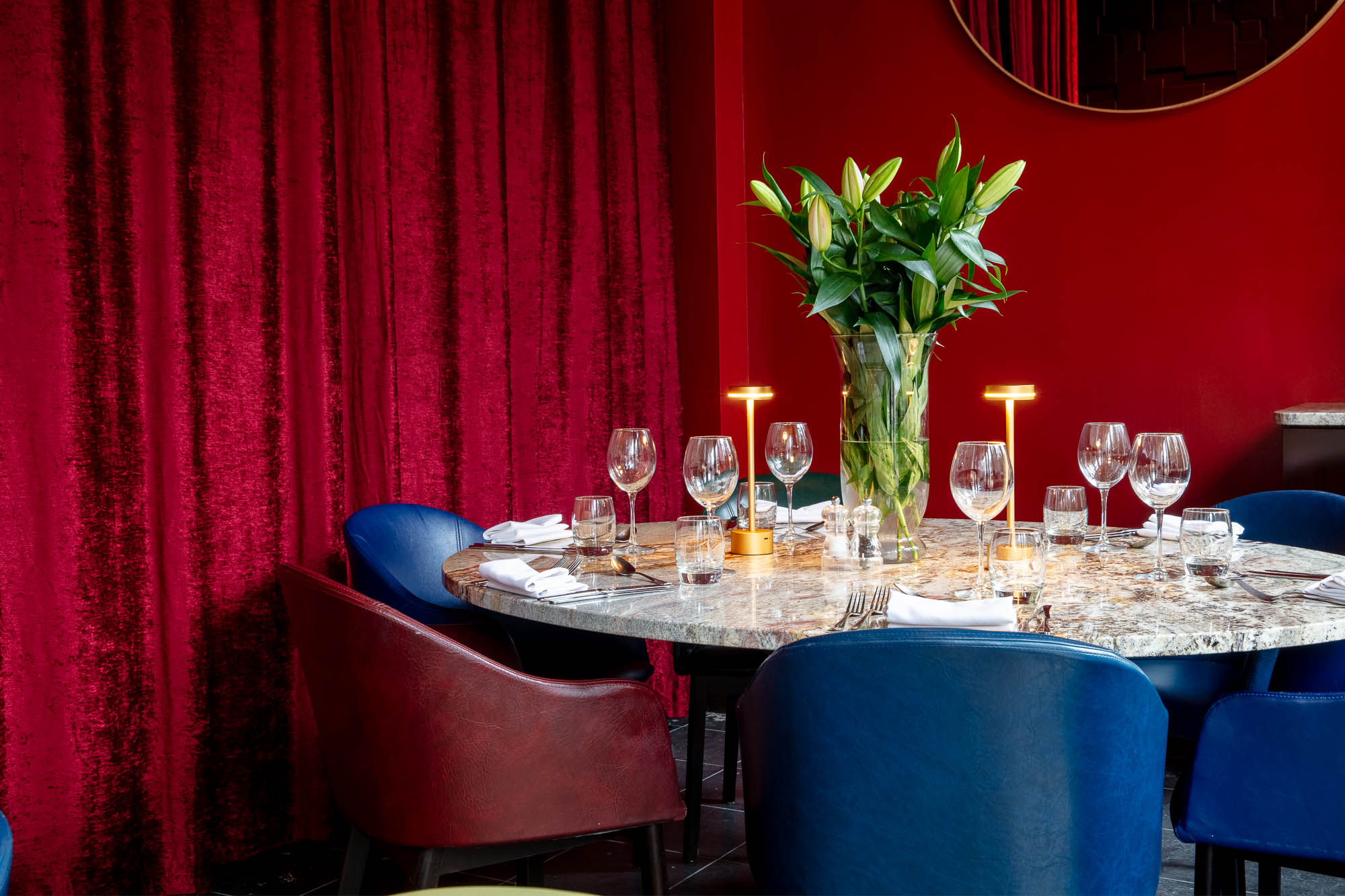 Elegant dining table at Smith's Bar & Grill, perfect for private events and upscale dinners.