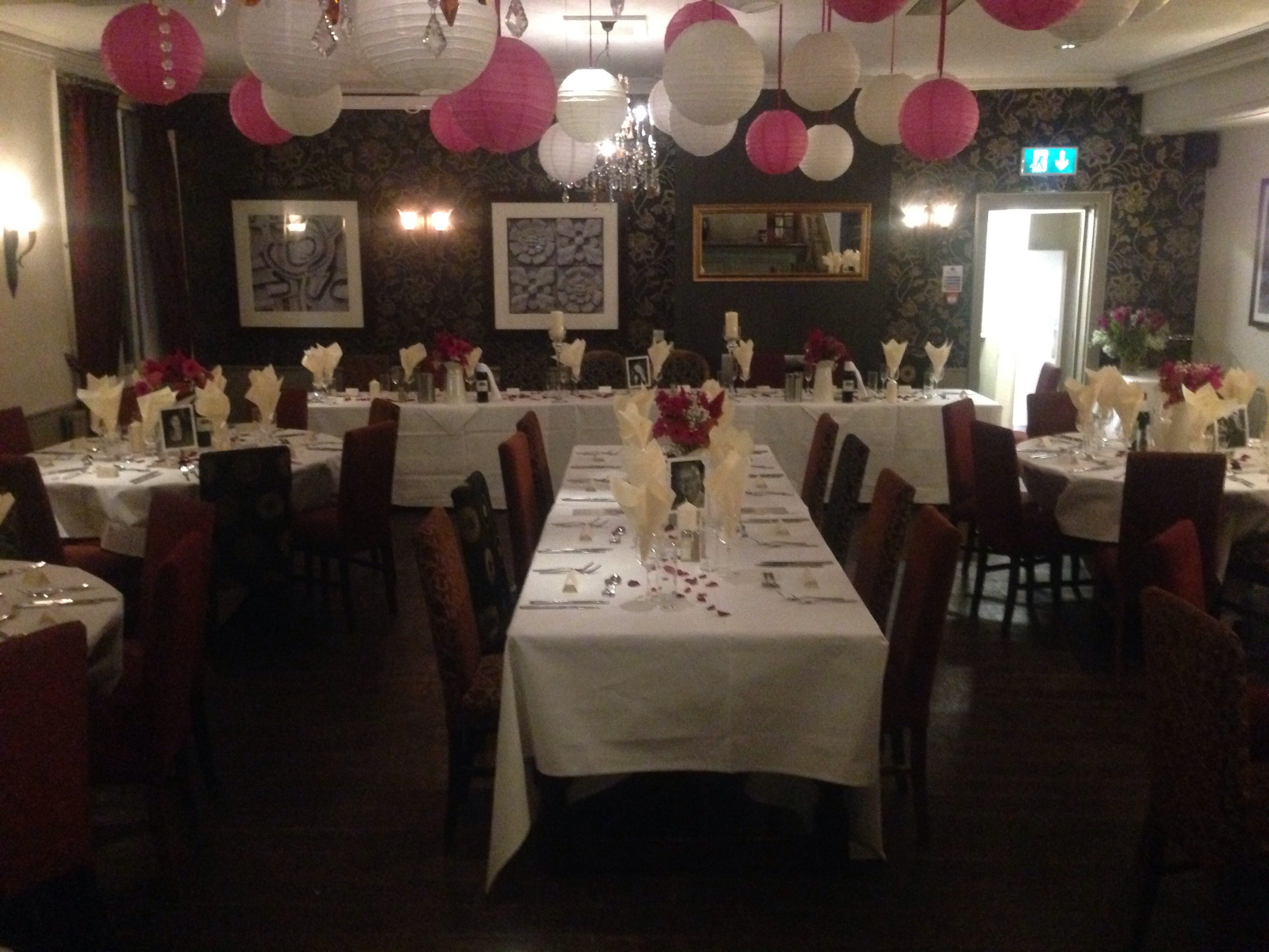 Windsor Room banquet setup with lanterns for intimate private events and corporate functions.