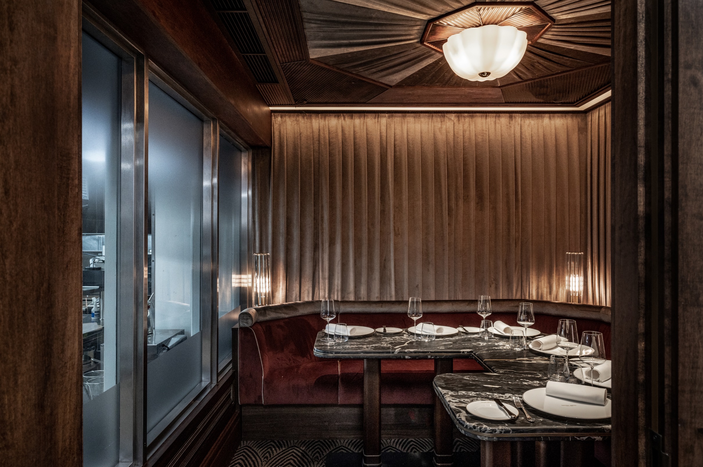 Elegant kitchen table in Savoy Grill, perfect for private corporate events and dinners.