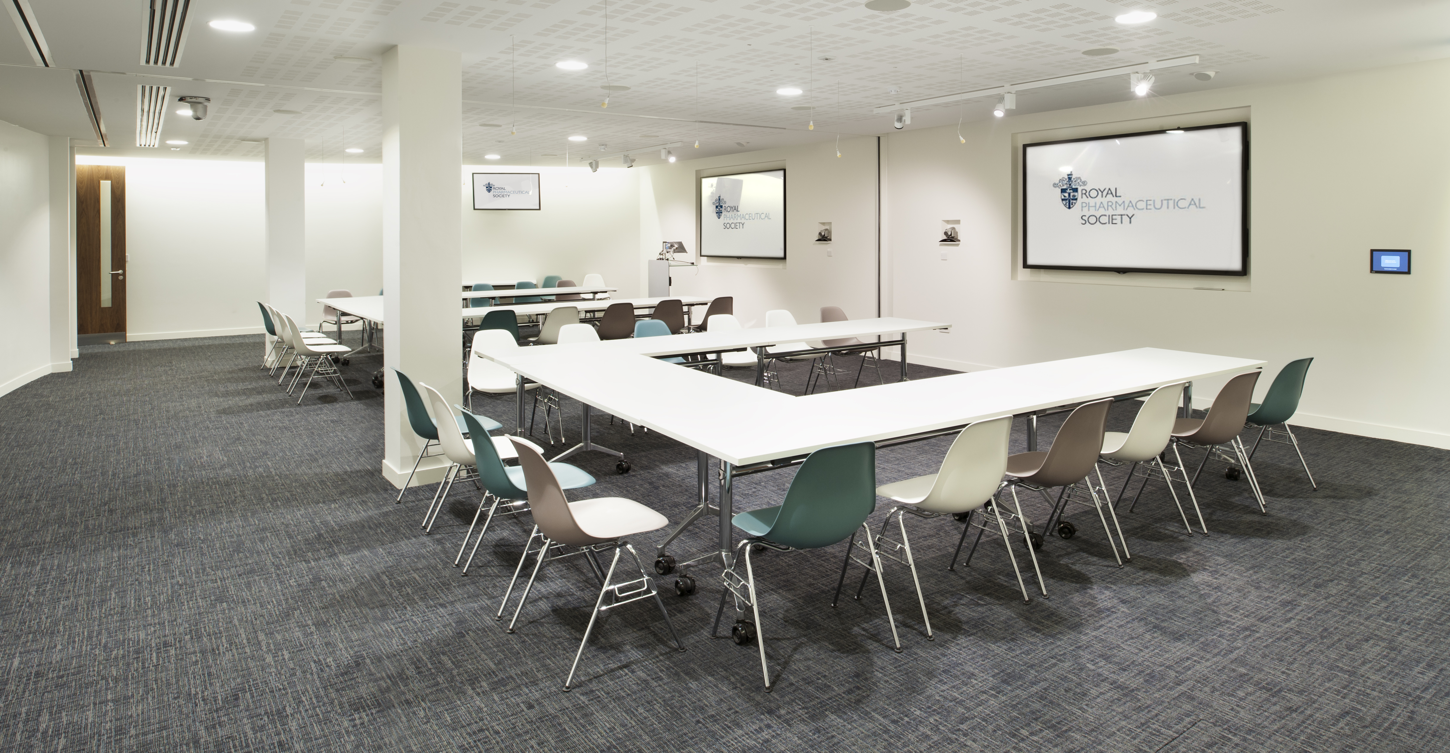 RPS Suite meeting space with flexible layout for workshops and presentations.