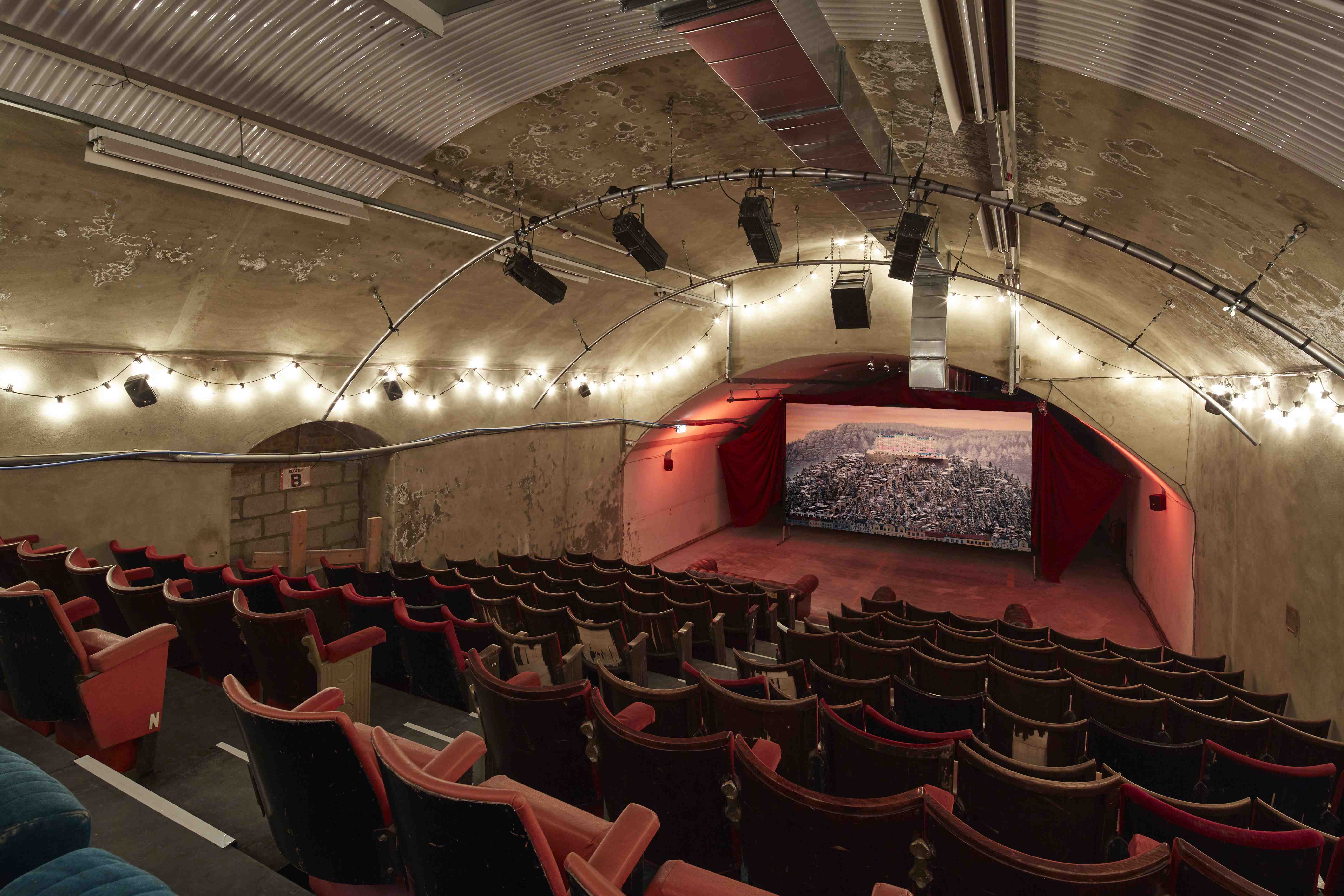 The Vaults Theatre - ysblvhoj5np.jpg