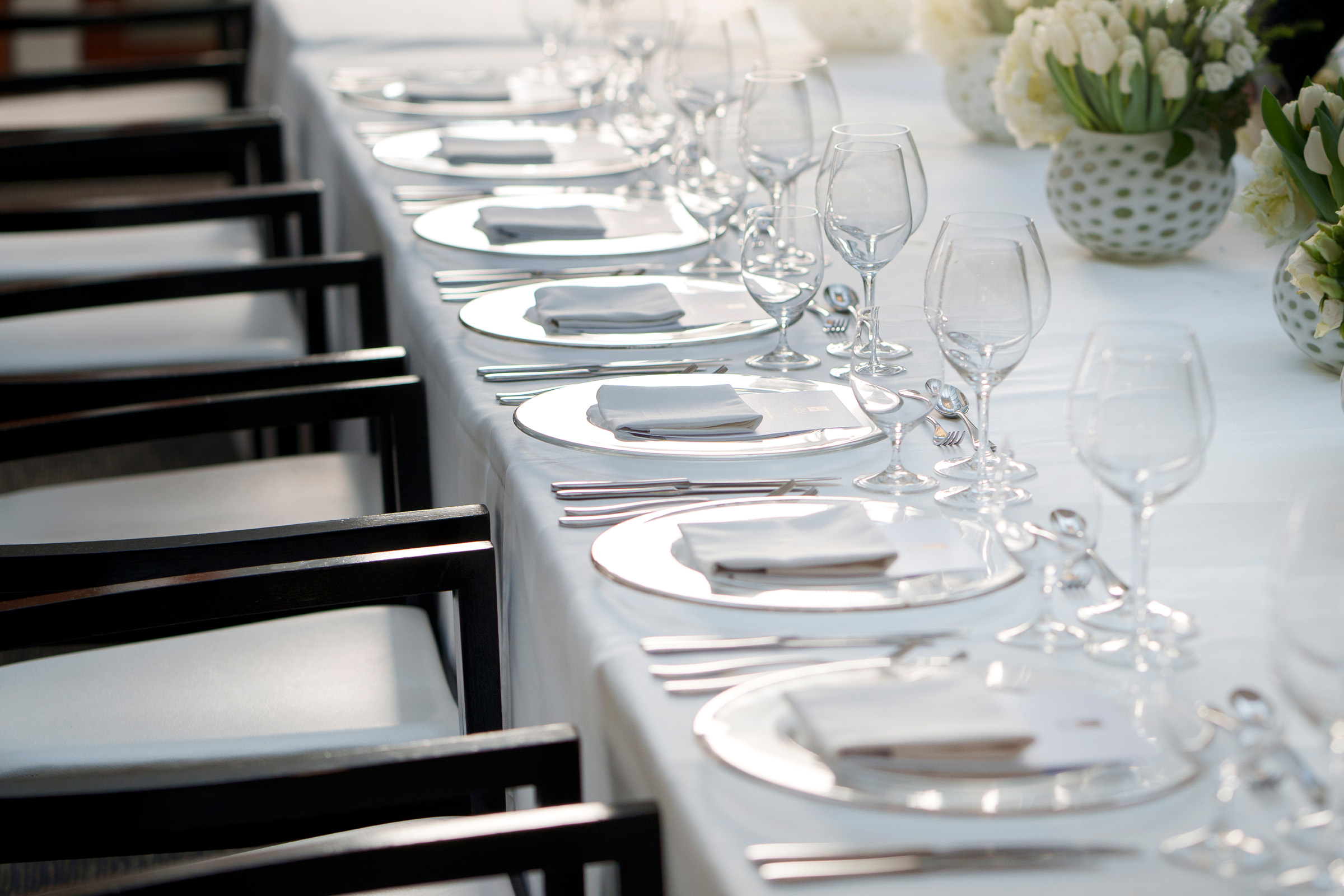 Elegant dining setup in COMO Metropolitan London, perfect for weddings and corporate events.