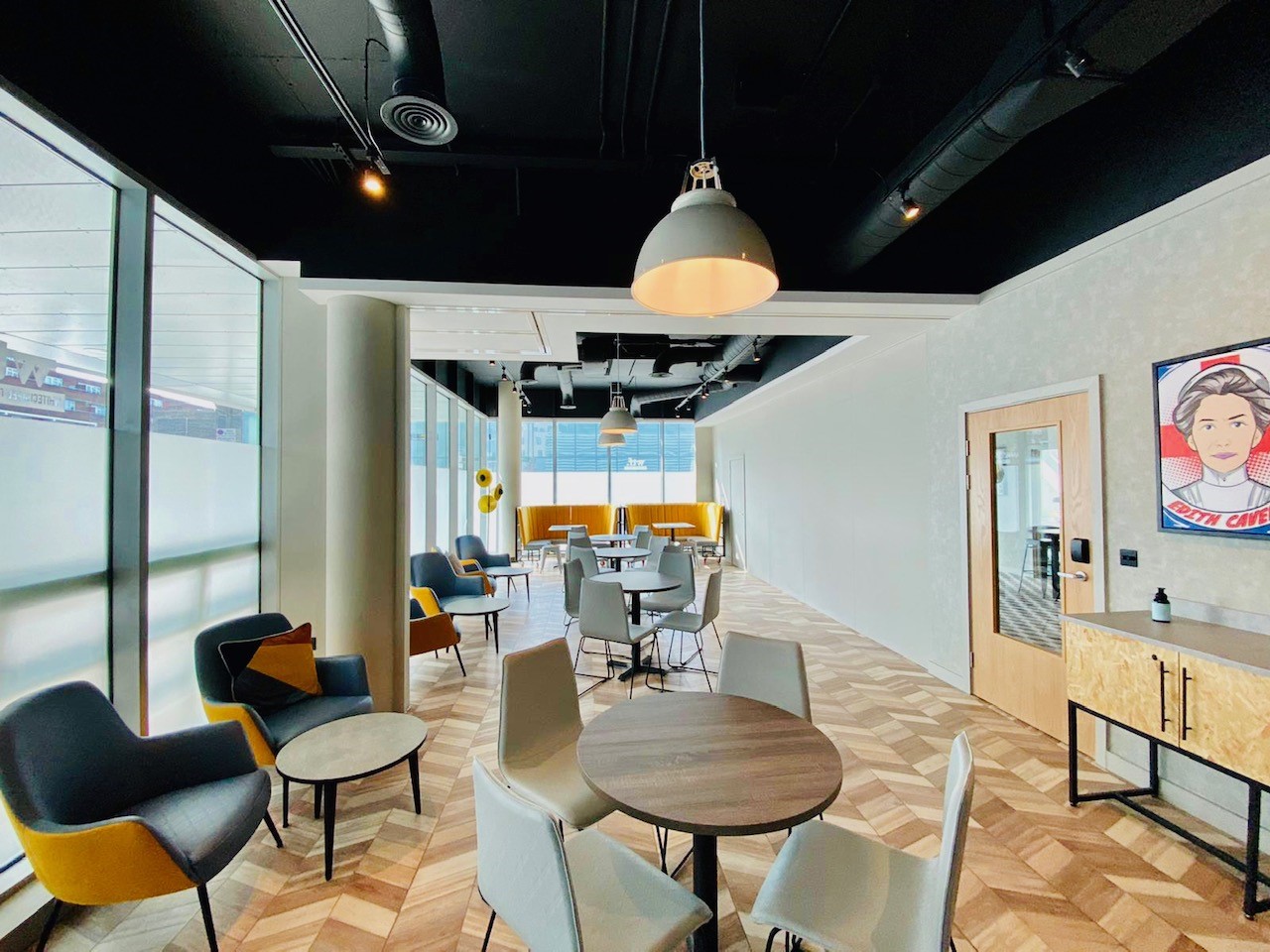 Modern meeting space at Holiday Inn Whitechapel, ideal for collaboration and presentations.