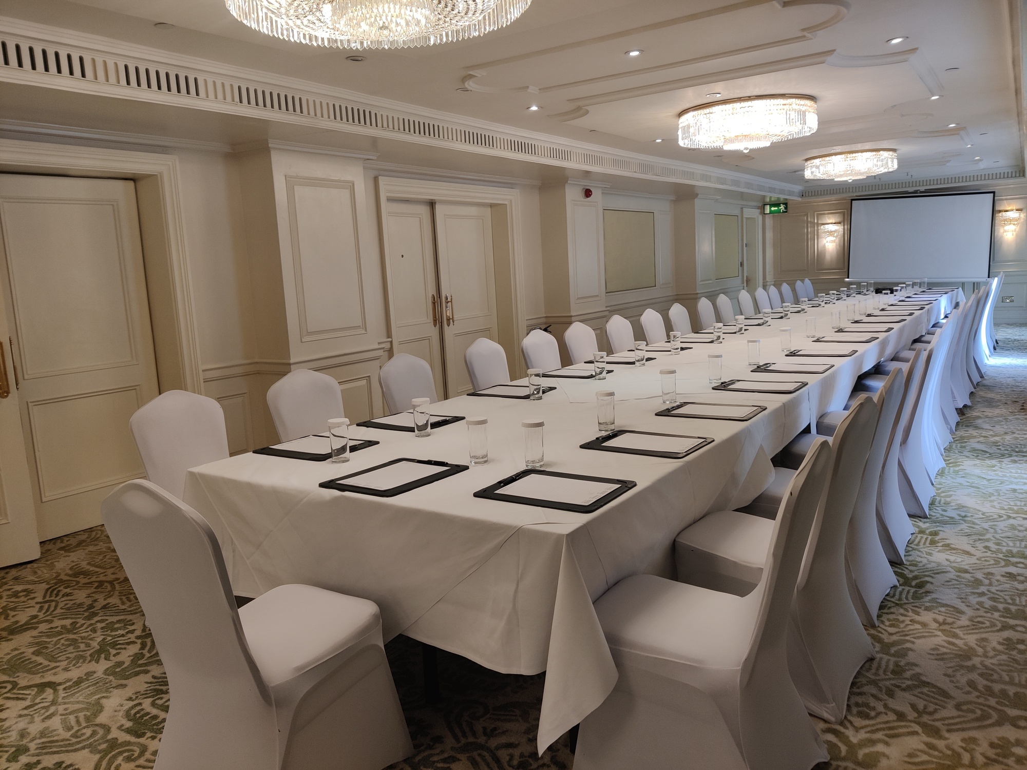 Alexander Room - jaaxi42avnl.jpg