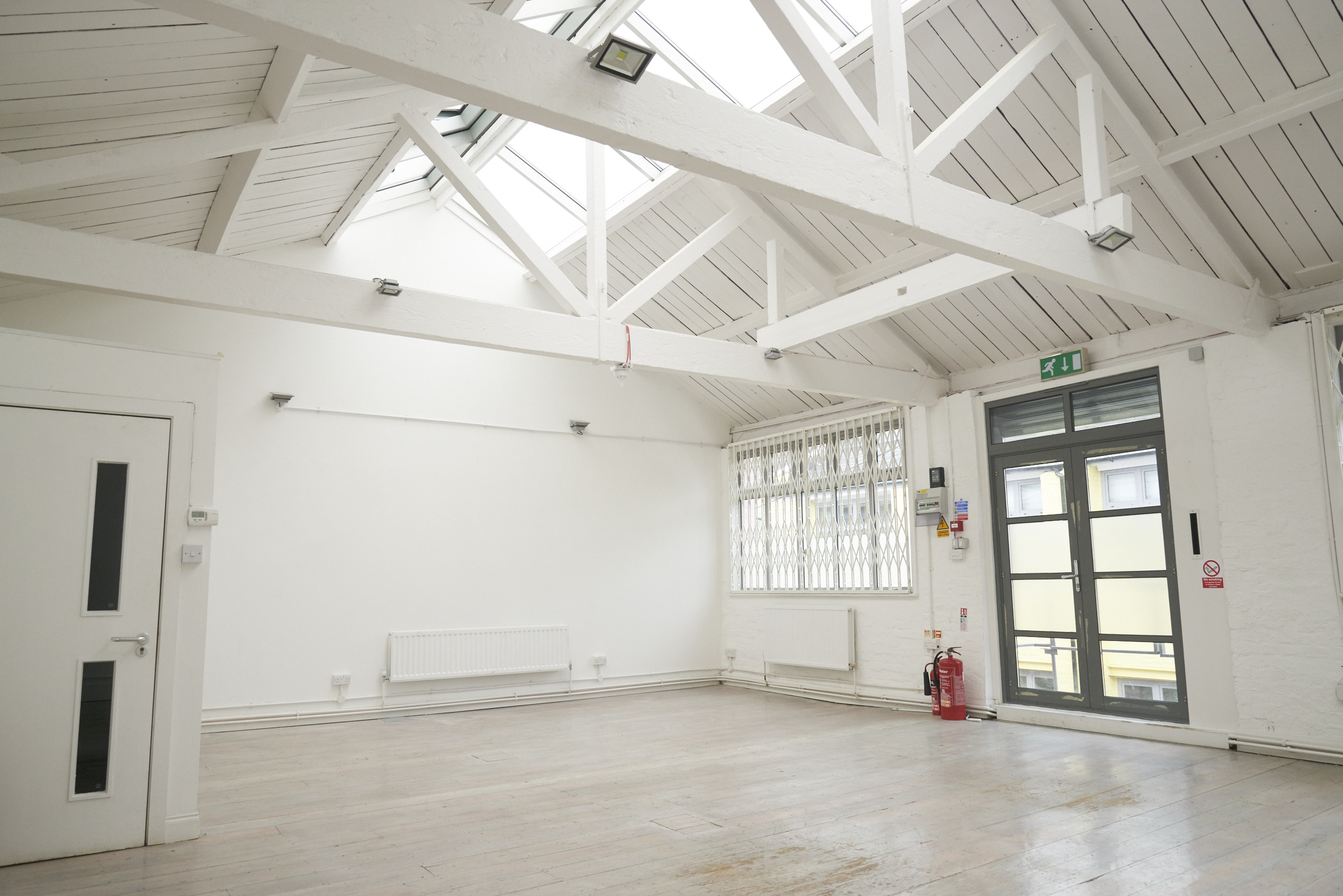 Spacious creative studio loft in Thane, ideal for workshops and events with high ceilings.