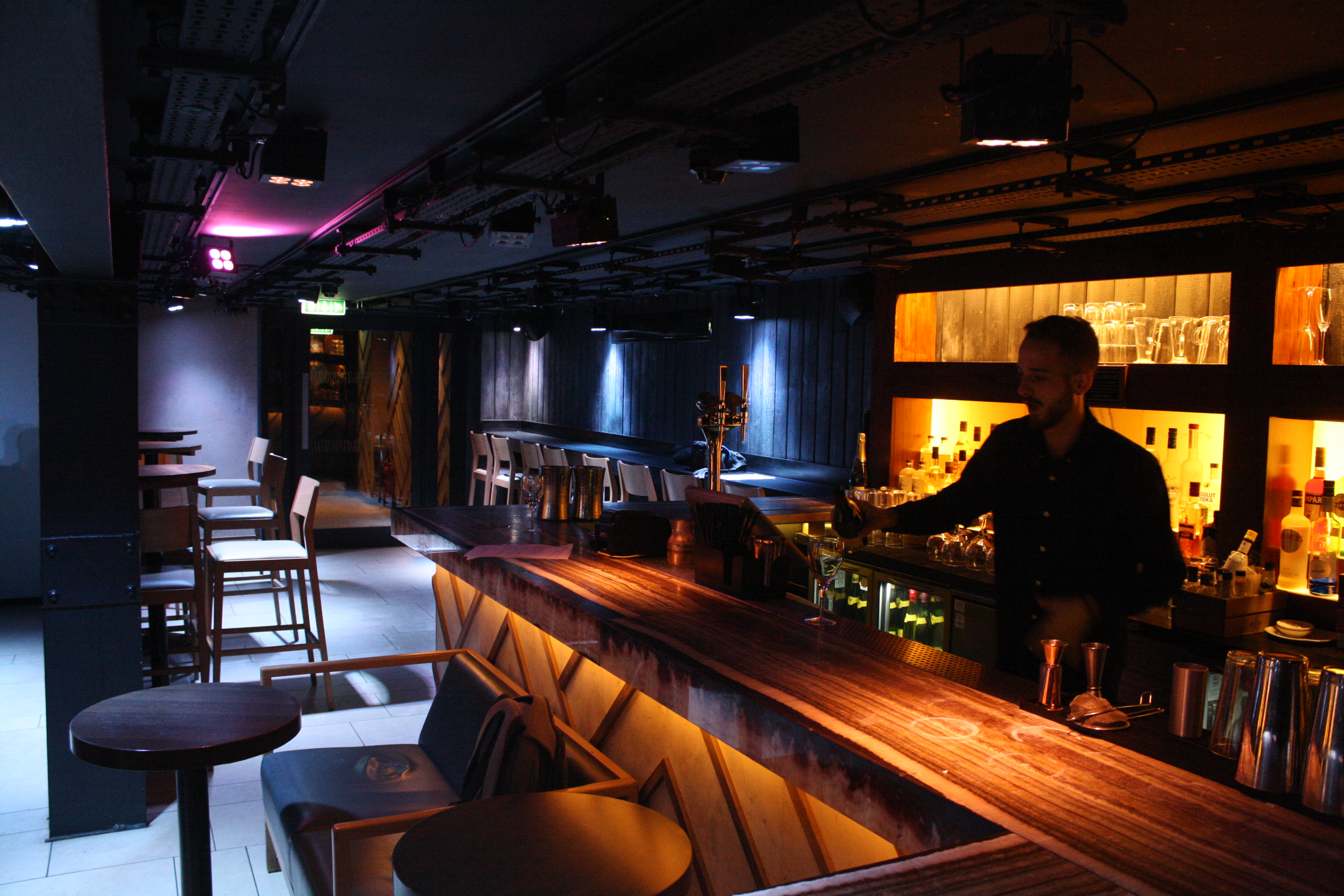 Onyx Bar - 2rc3illm4ms.JPG