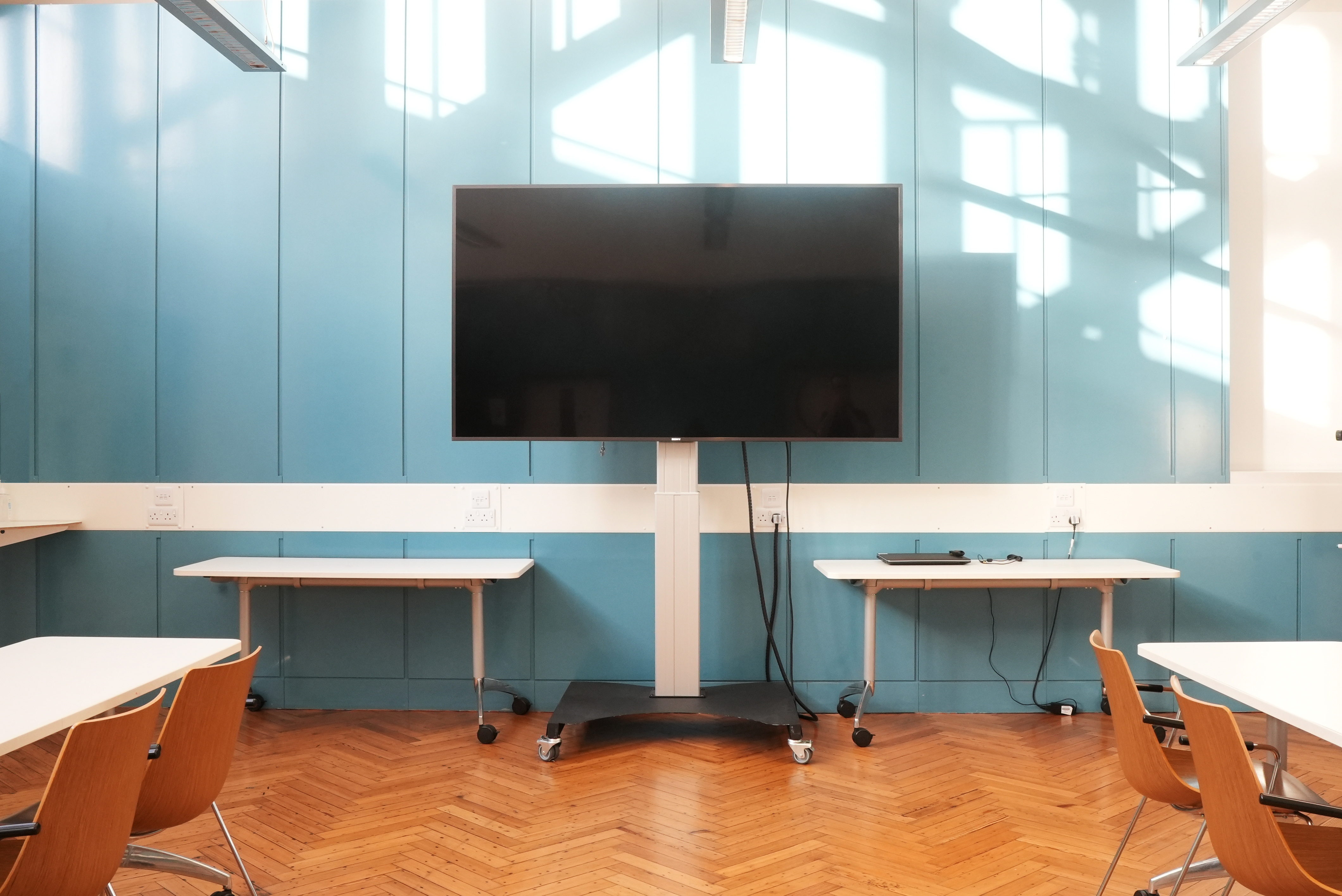 Maslow Suite - 4045a1cd-ceab-467b-ba55-77e67a1c61c1.jpg