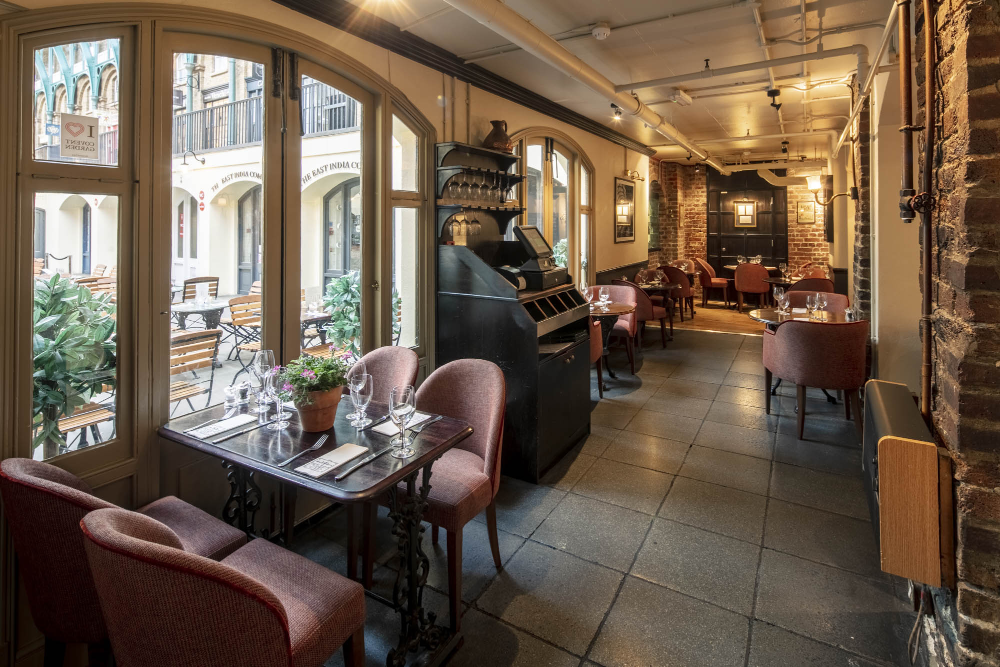 Charming Crusting Pipe venue in Covent Garden, perfect for intimate meetings and events.