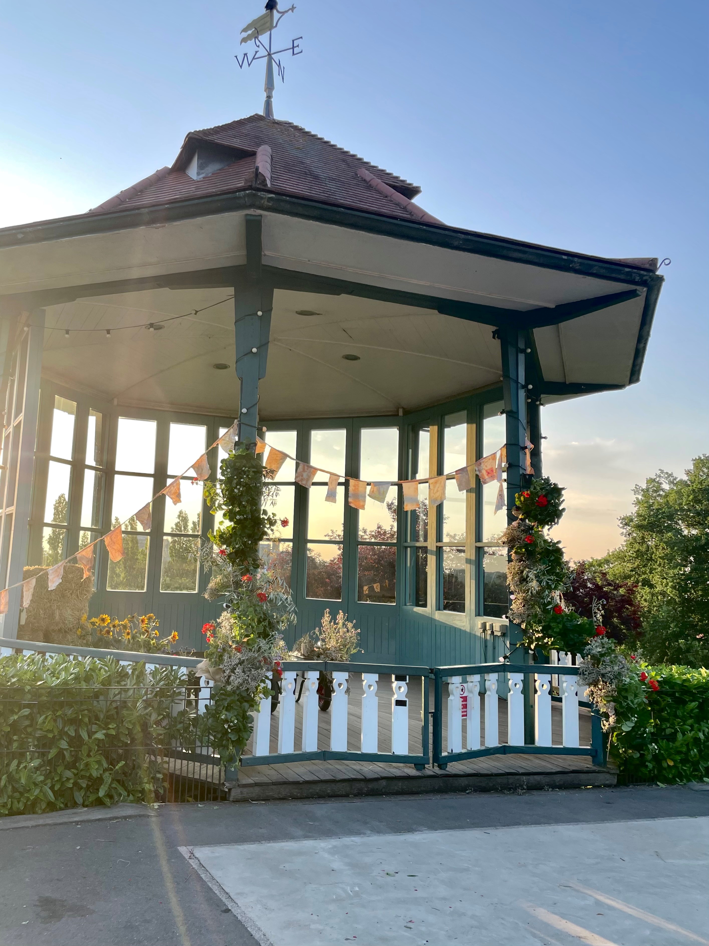 Bandstand - 90835e46-da4c-4df2-a922-71ce79f2a9ad.jpg