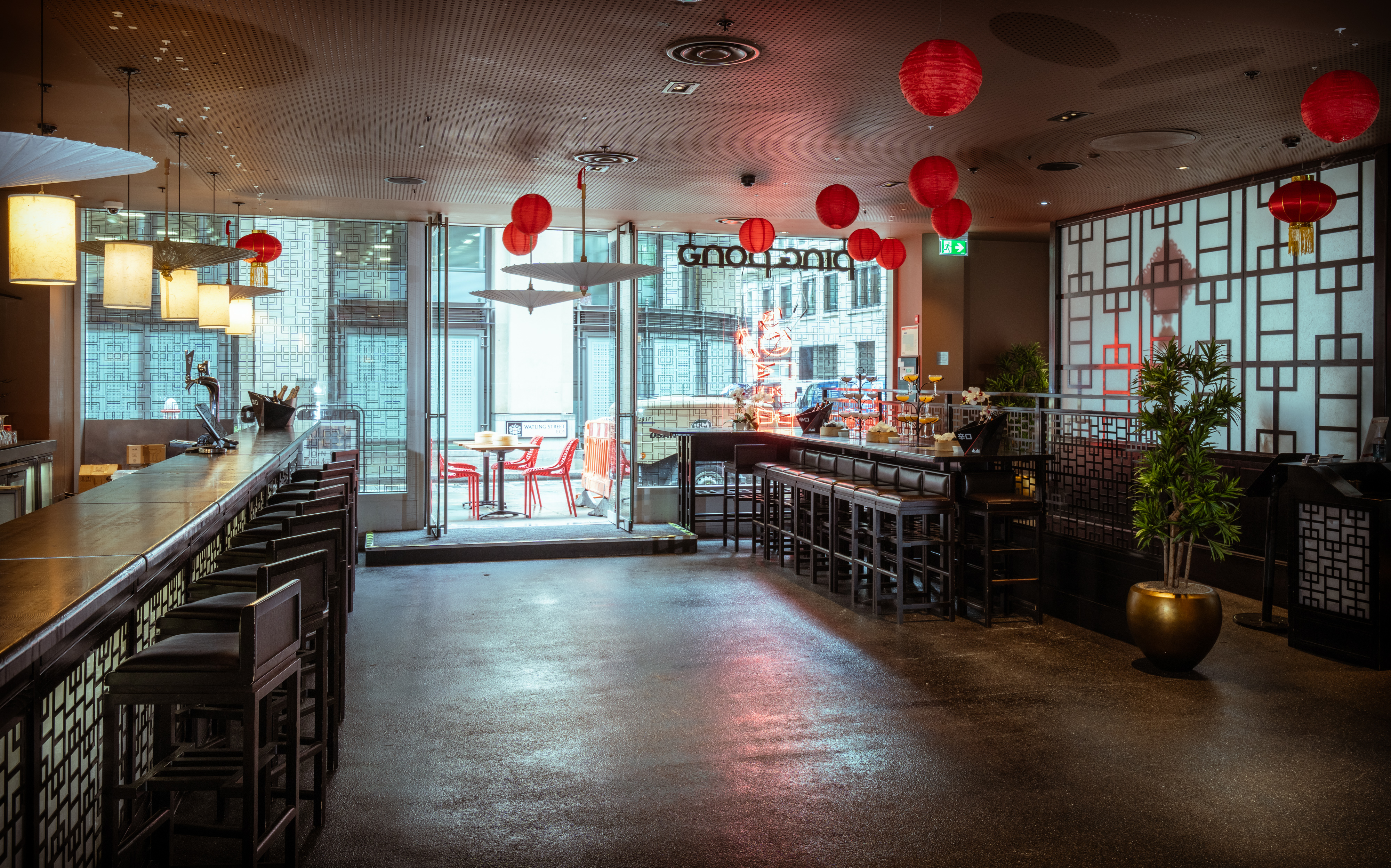 Bar Area - v0fc4lq4w2h.jpg