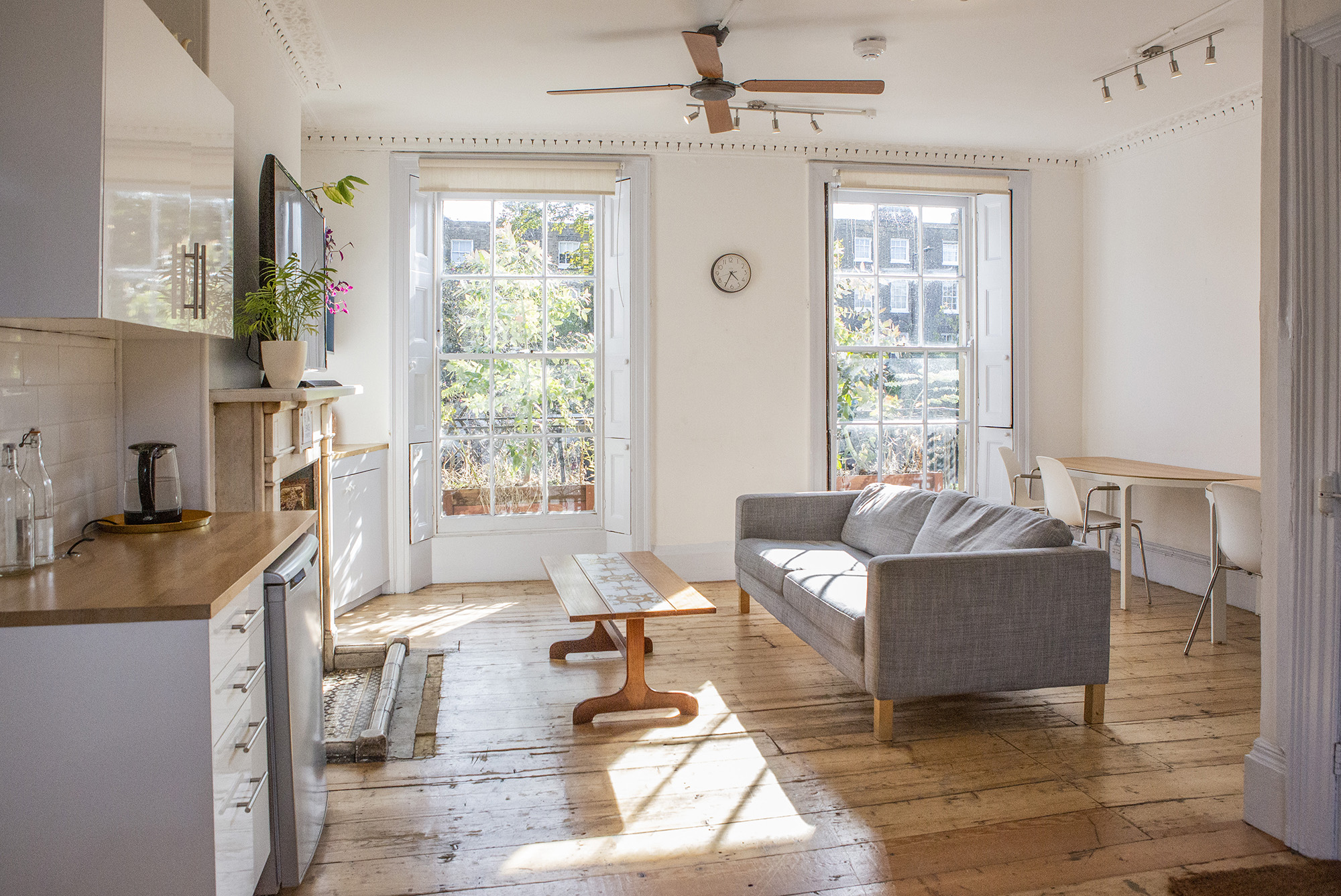 Bright, airy office space for intimate meetings and brainstorming sessions.