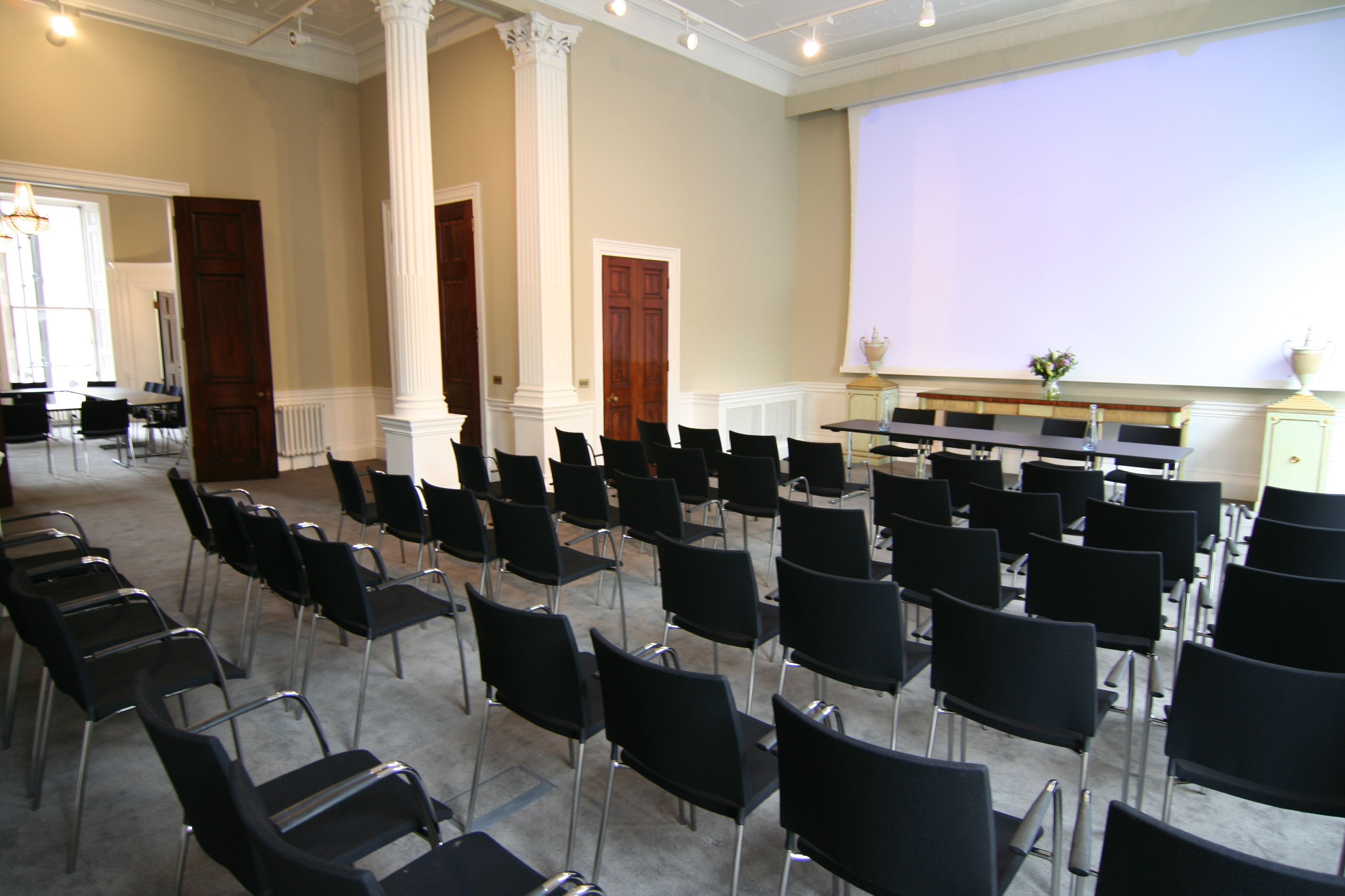 First Floor Exclusive - 2kg5bnv2a0n.JPG