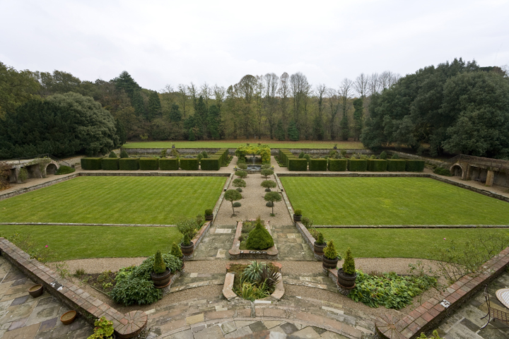 Manicured garden at Voewood, ideal for weddings and outdoor events.