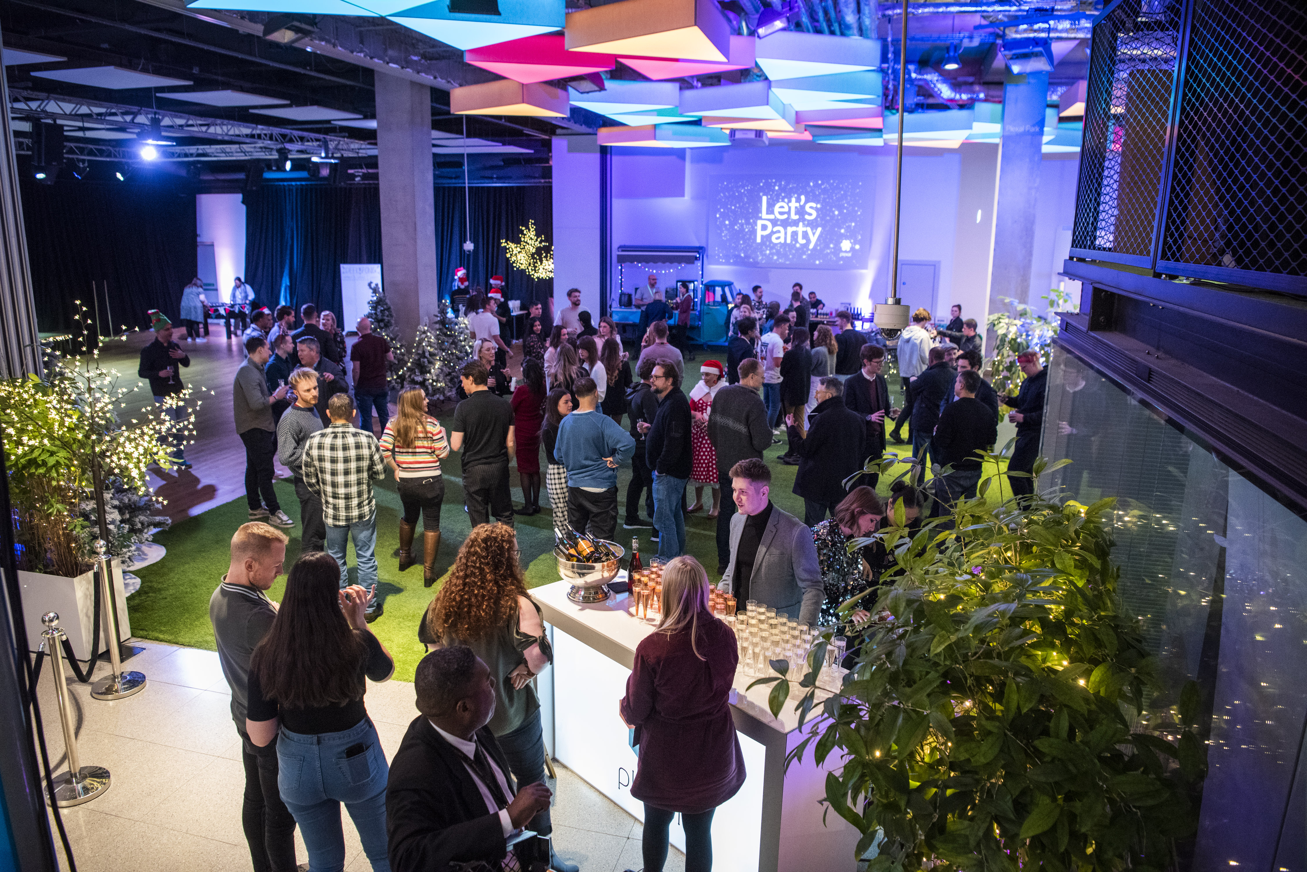 CENTRE STAGE - glh5rykkits.jpg