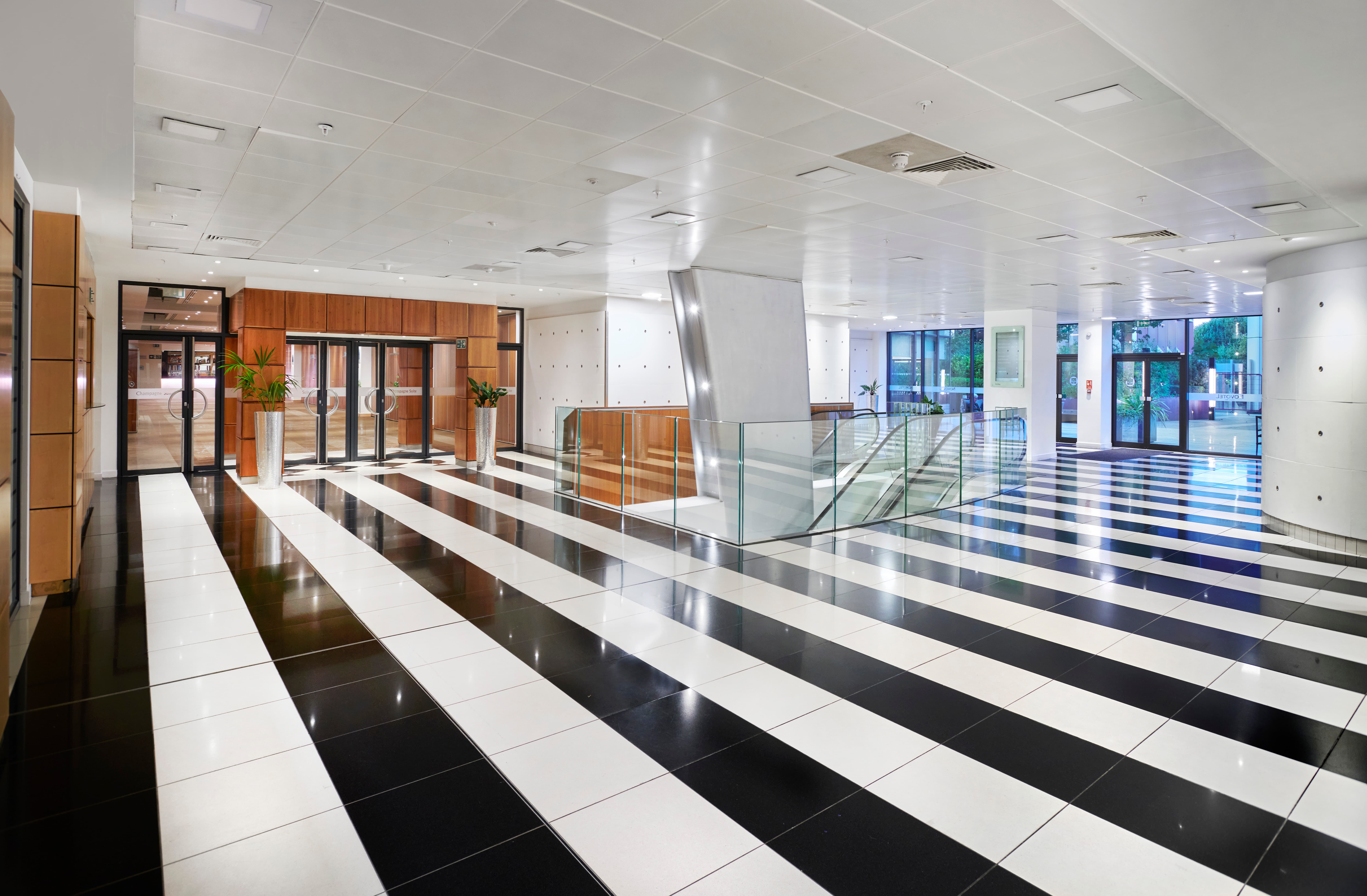 Novotel London West - image 5