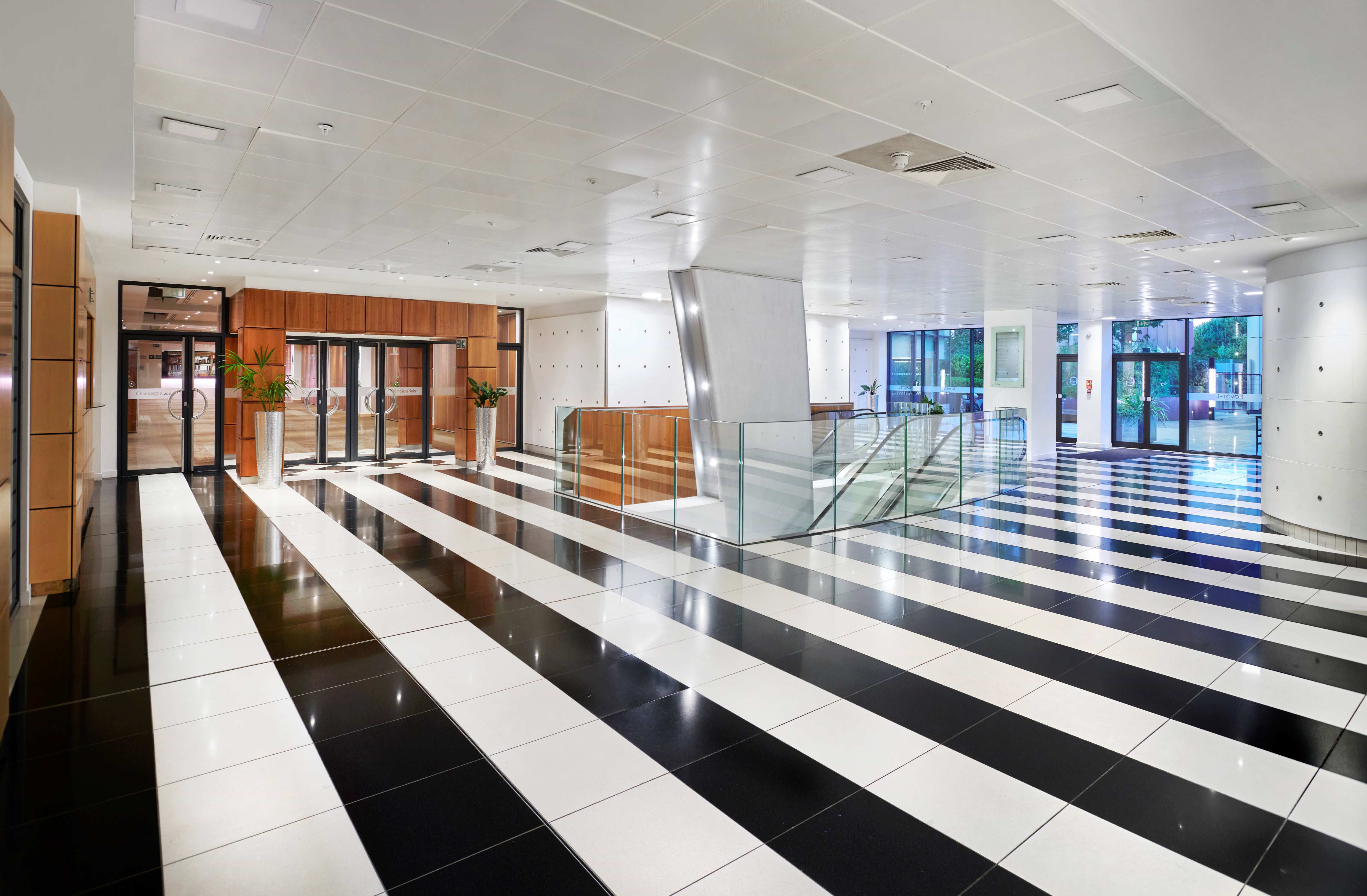 Novotel London West - image 5