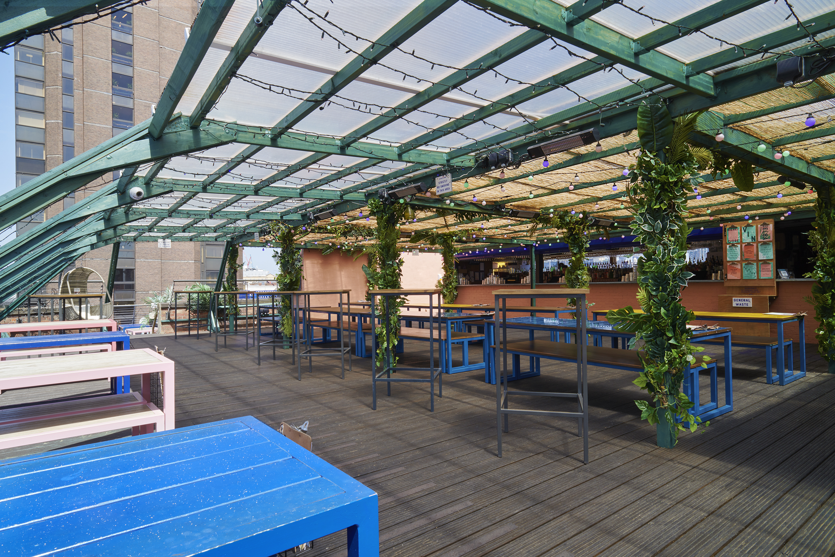 Bar Elba rooftop venue with pergola for networking mixers and cocktail receptions.
