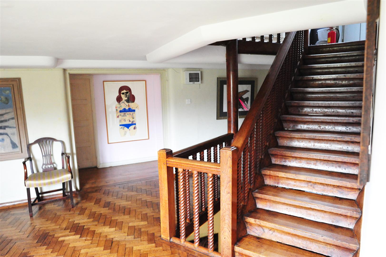 House - 3n2flbzxie1.jpg