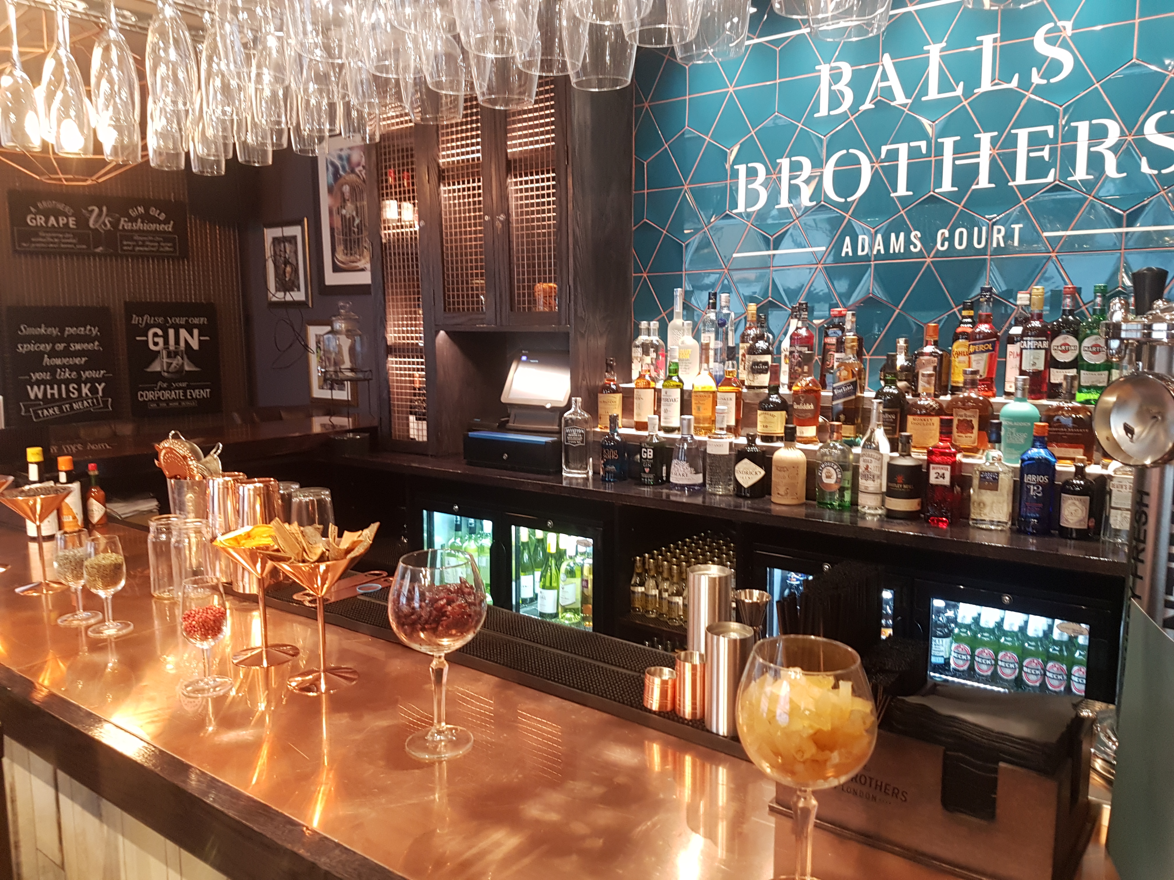 Stylish Copper Bar in Jamie’s Adams Court, perfect for networking and cocktail events.
