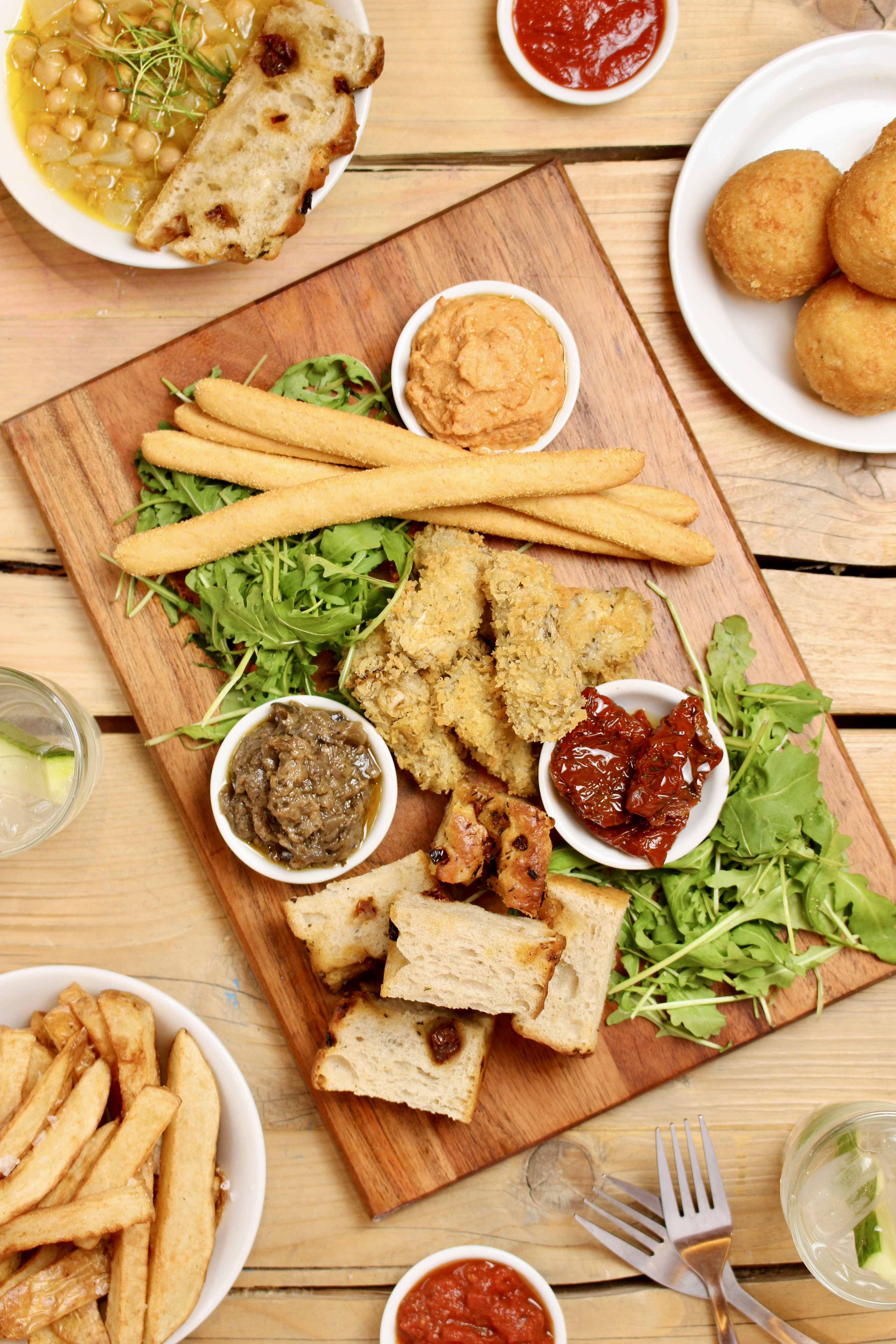 Downstairs - s4ob0kvttgf.jpg