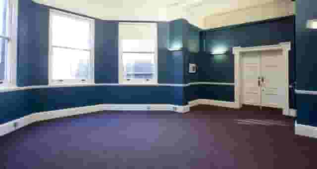 Medium Committee Room