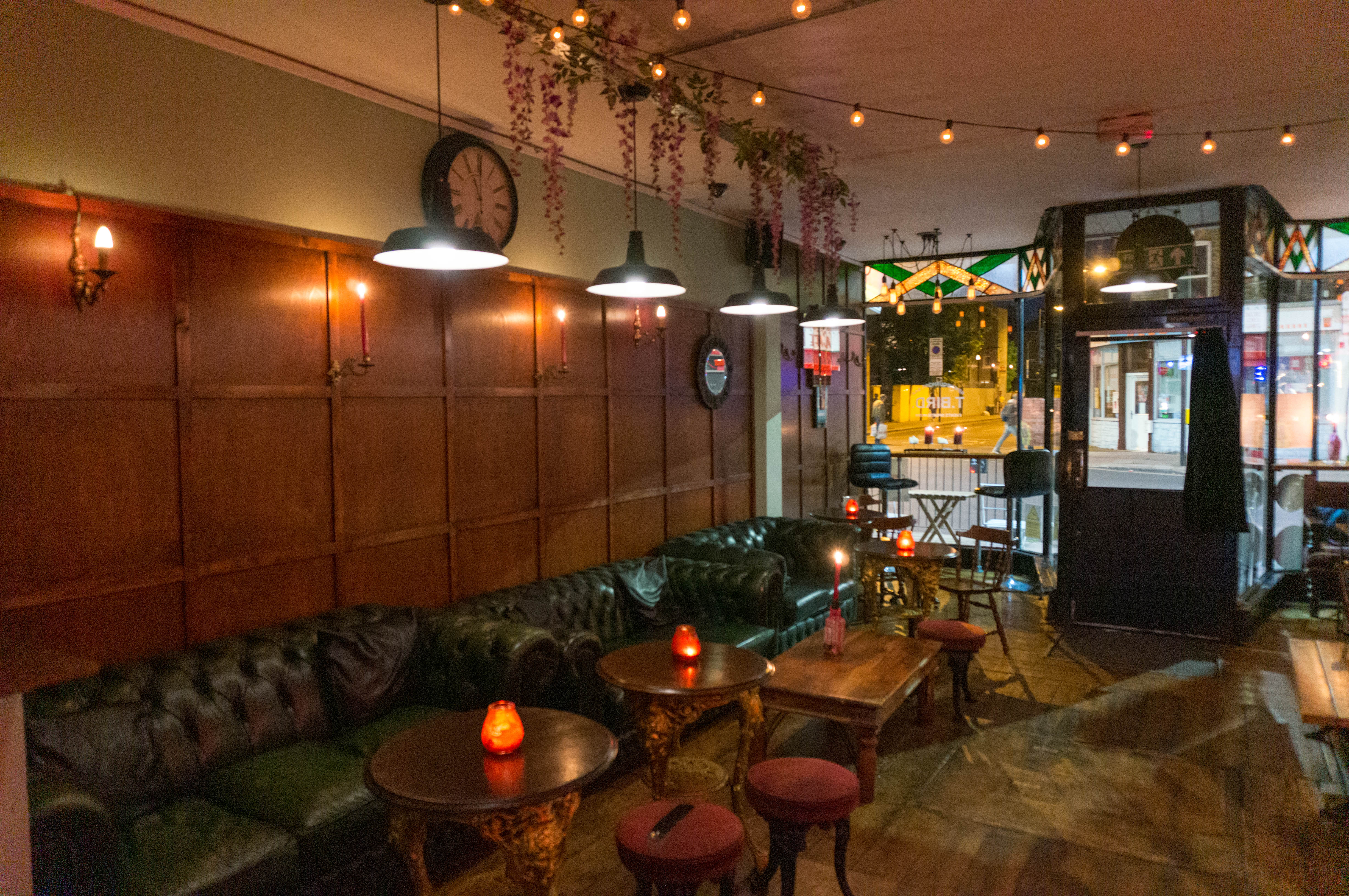 Main Bar - 0icf02j3c0b.JPG