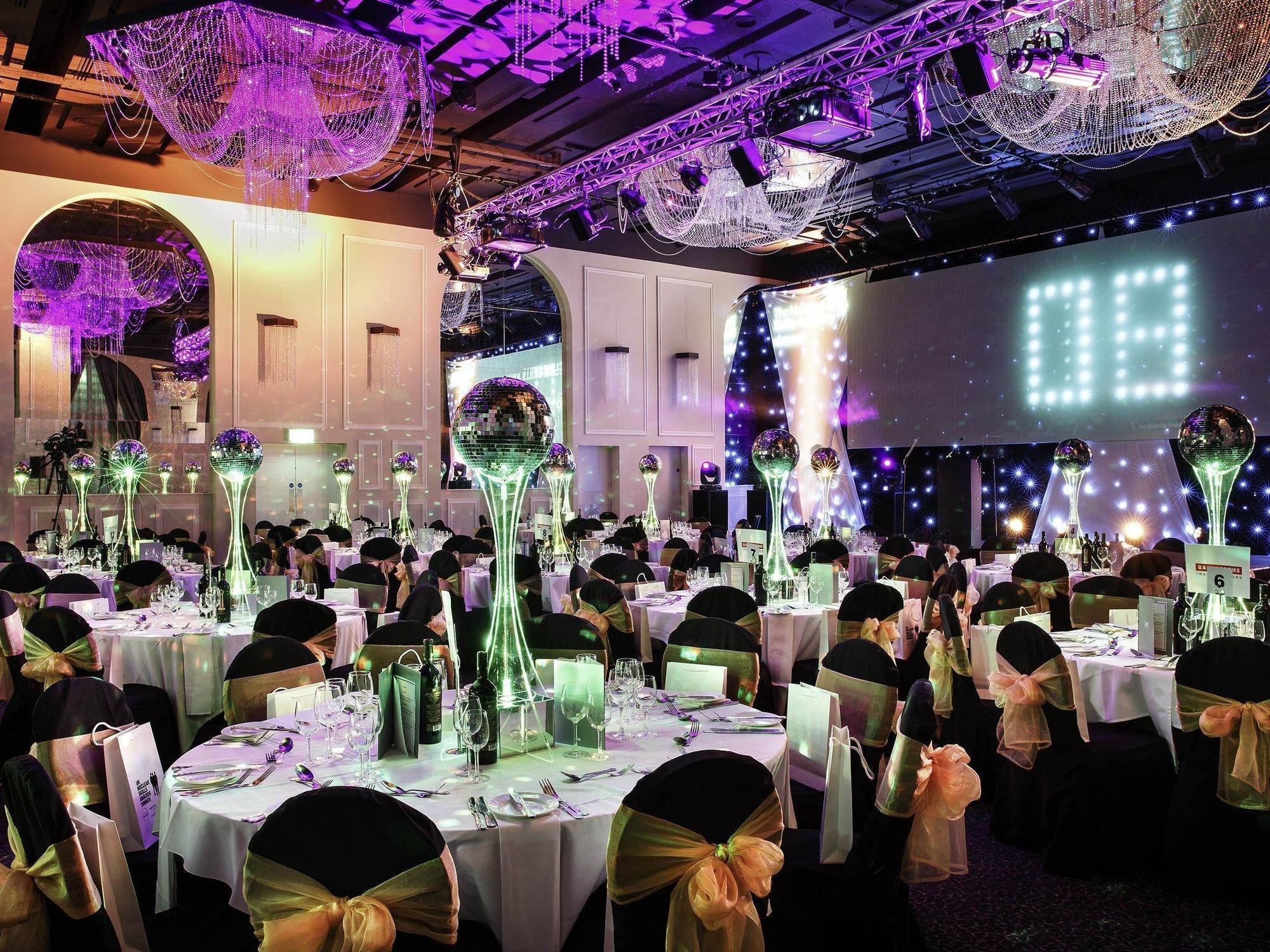 Elegant event space in Mercure Manchester Piccadilly for gala dinners and presentations.